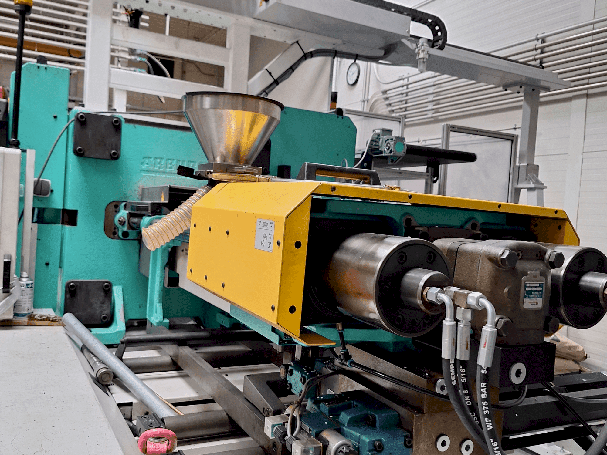 Koneen Arburg 630 S 2500-675 etunäkymä