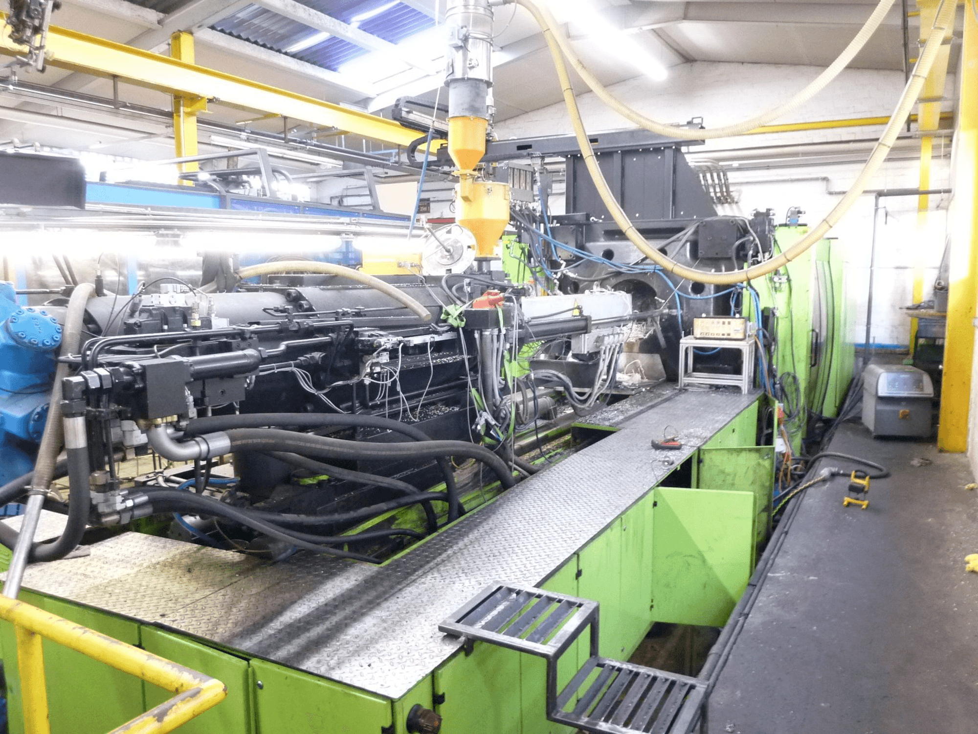 Koneen ENGEL ES 10000/1300 DK vasemman sivun näkymä