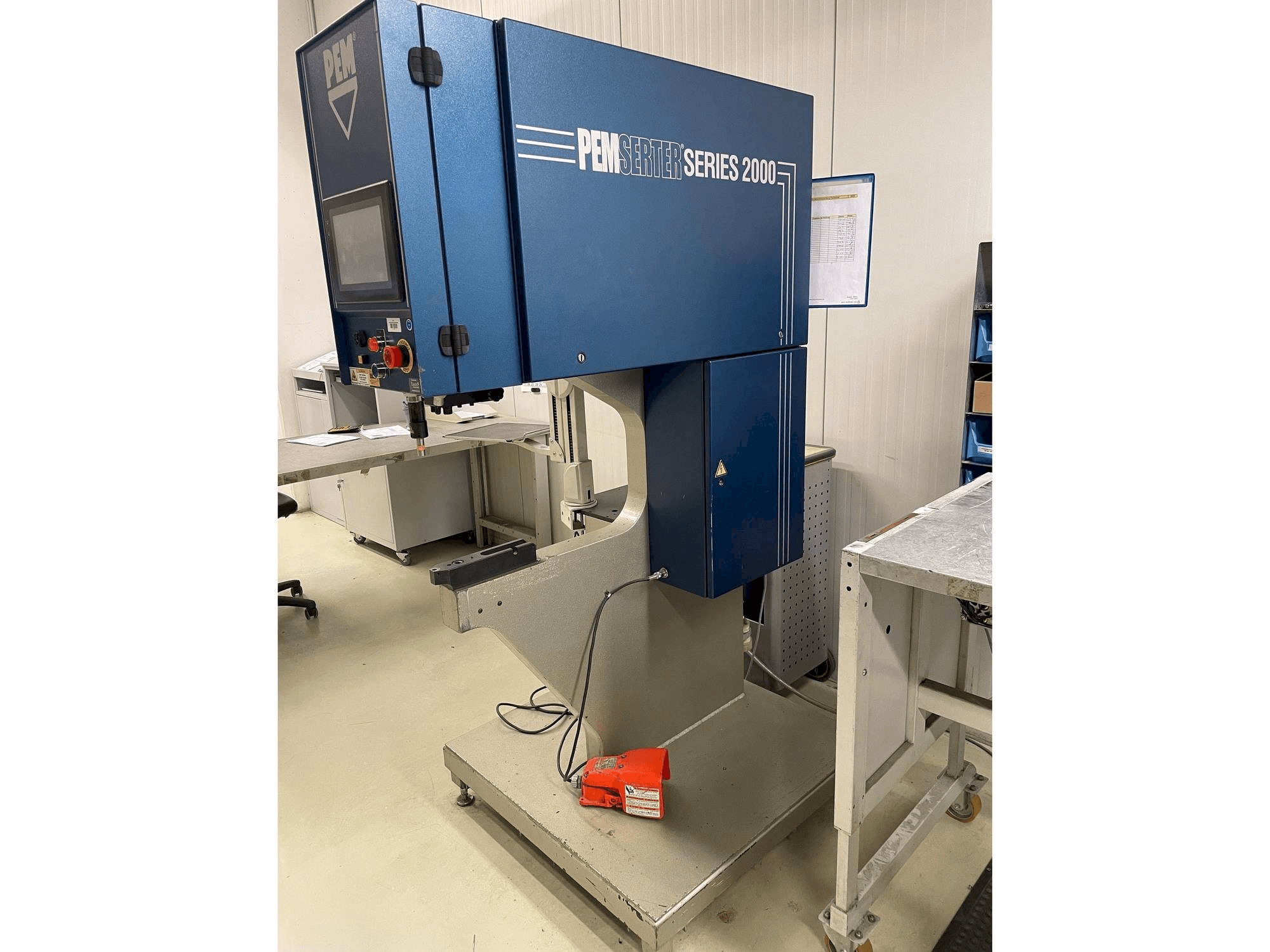 Koneen PEM-SERTER Series 2000A etunäkymä