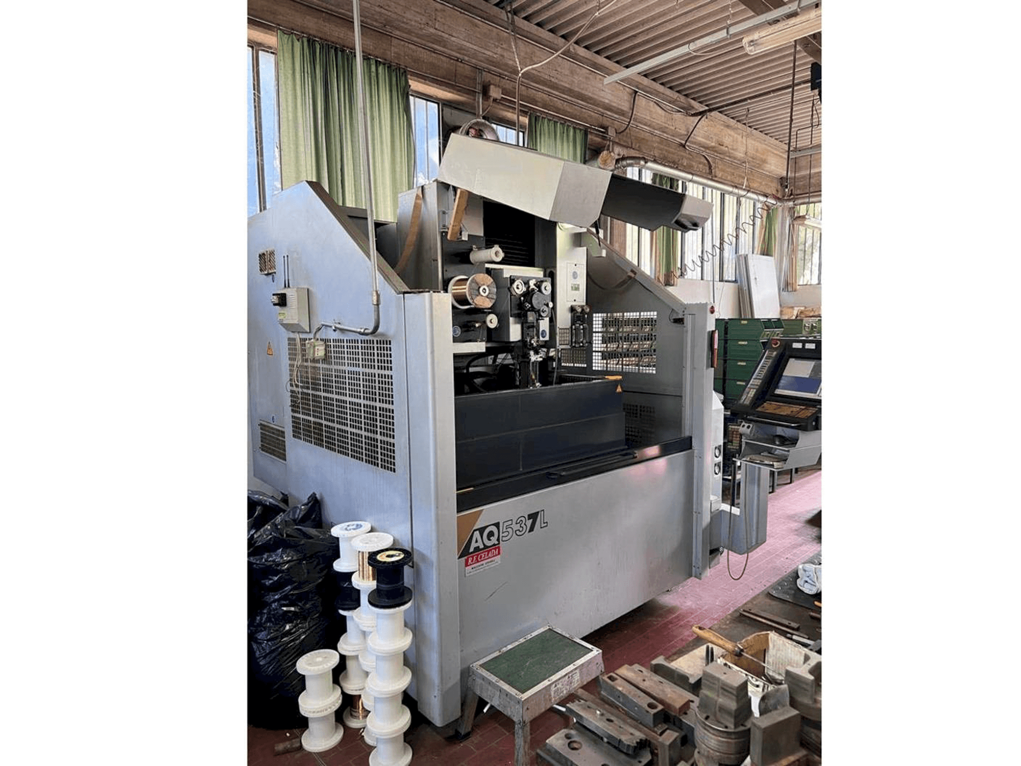 Koneen Sodick AQ537L etunäkymä