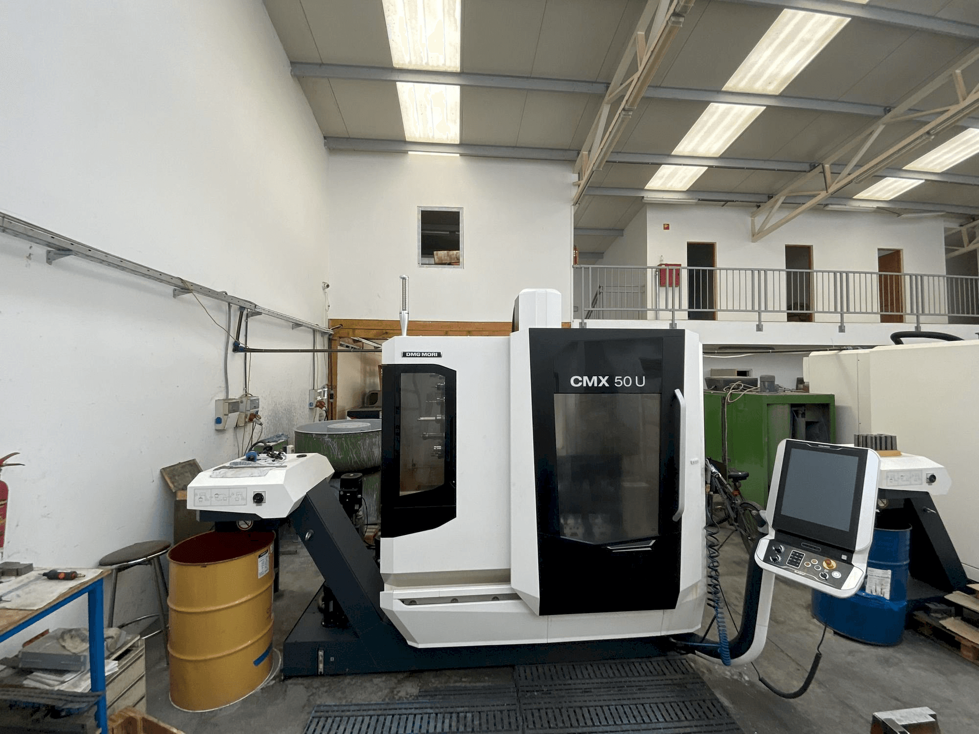 Koneen DMG MORI CMX 50 U etunäkymä