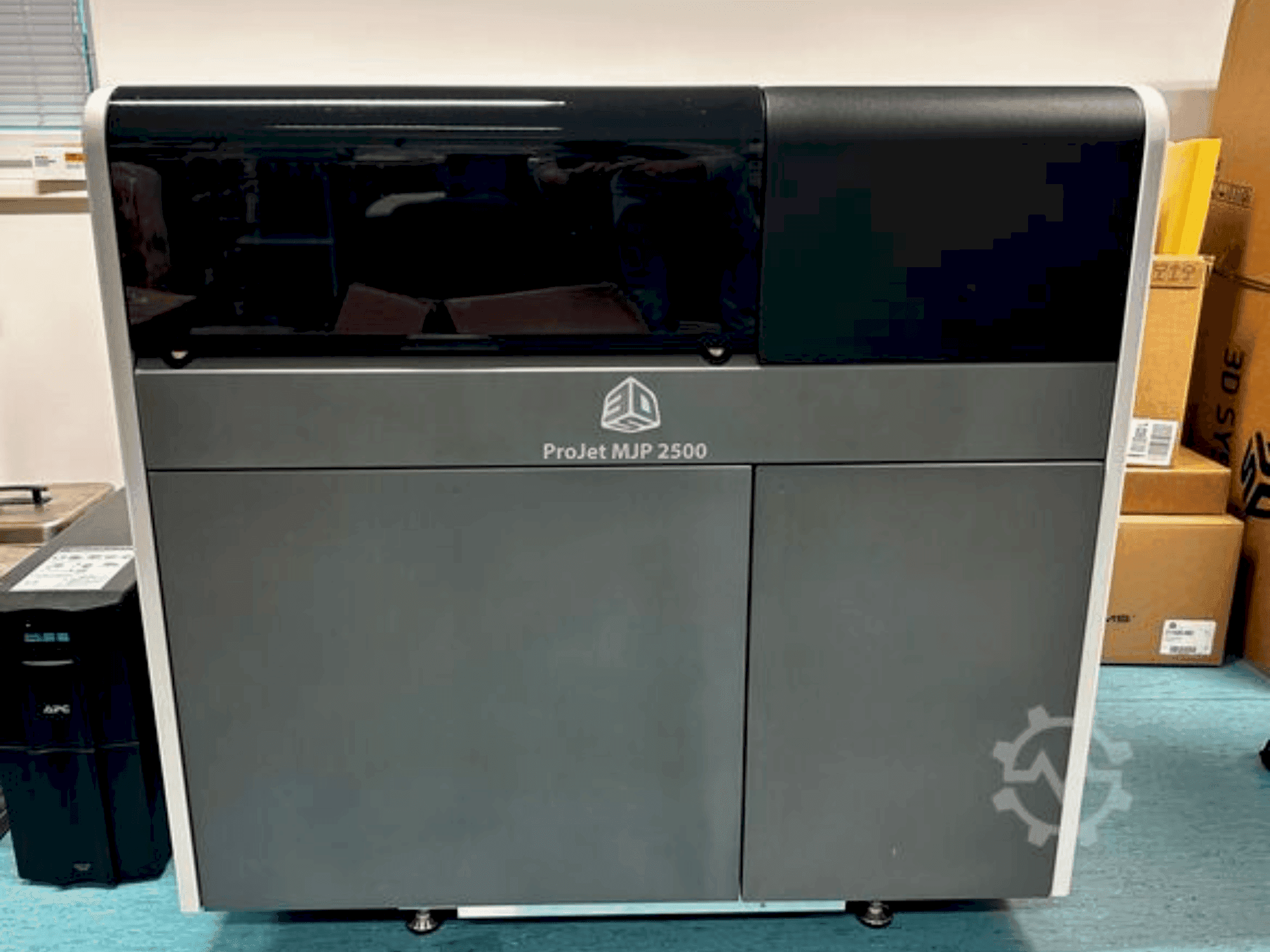 Koneen 3DSYSTEMS projet 2500 plus etunäkymä