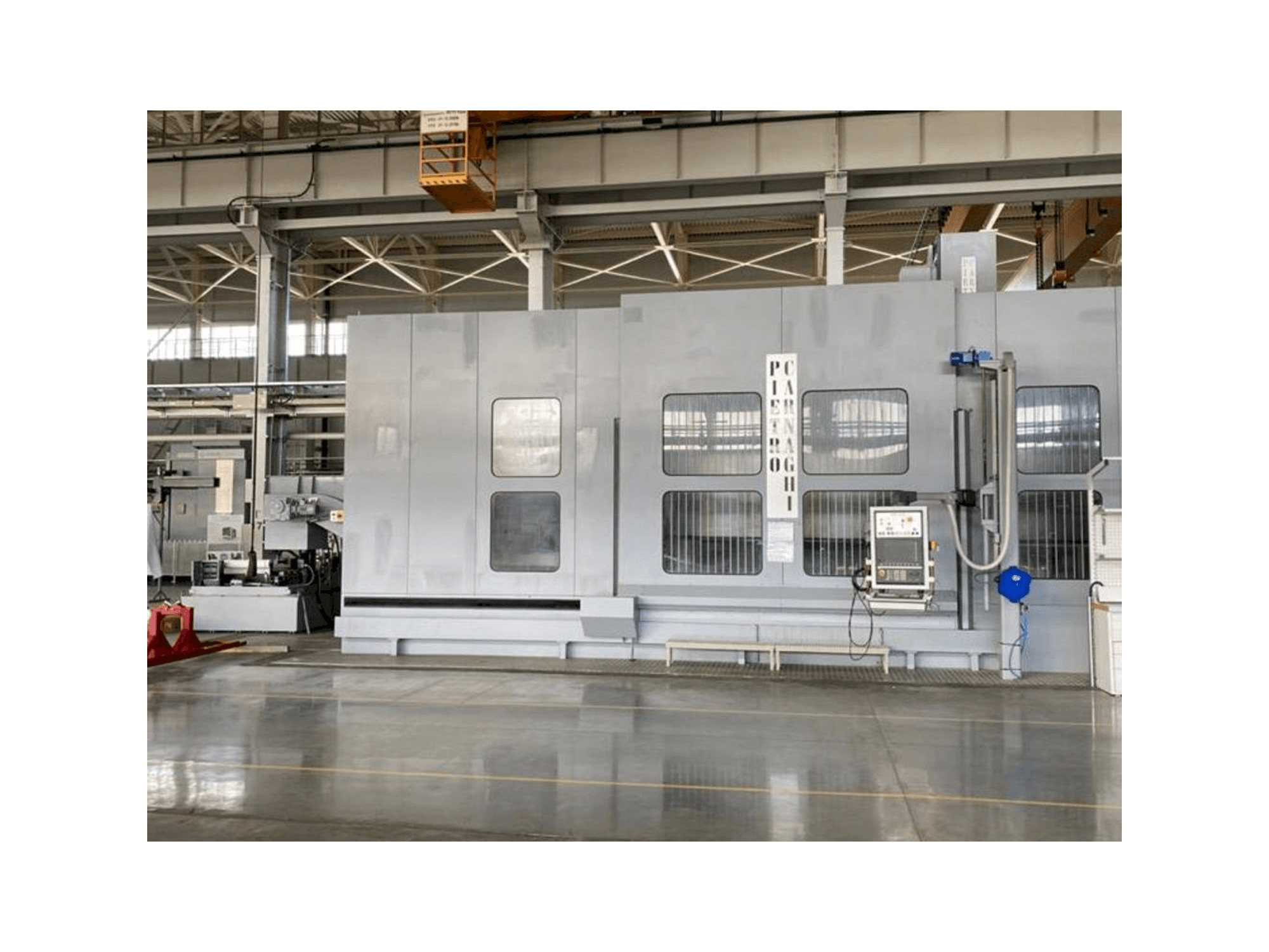 Koneen PIETRO CARNAGHI AC 32TM 2800 etunäkymä