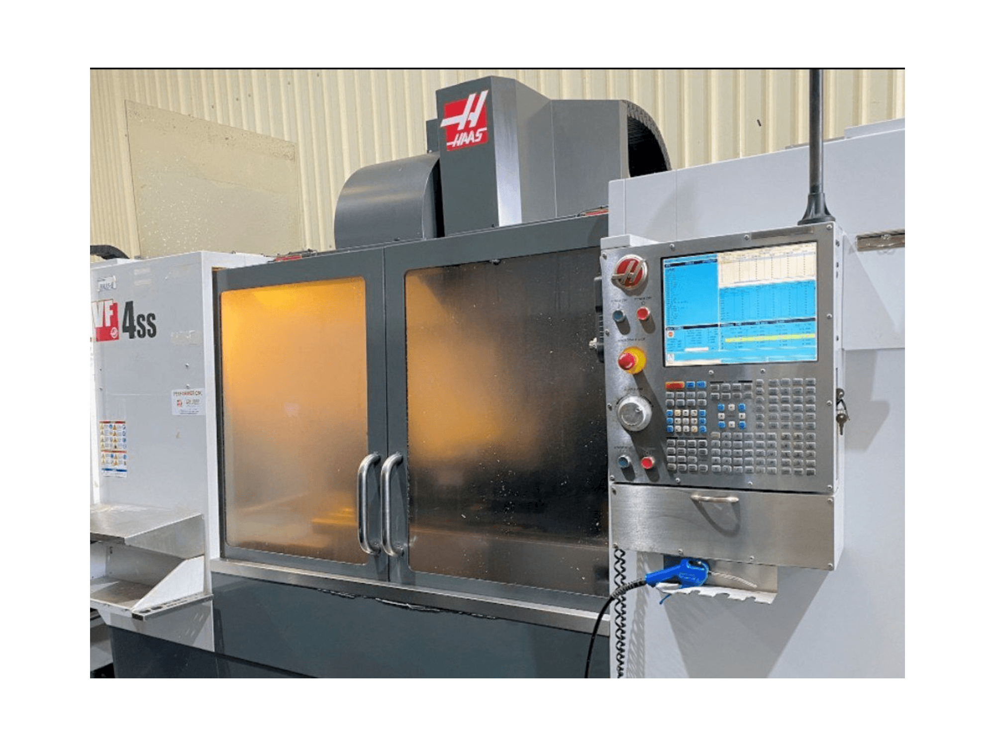 Koneen HAAS VF-4SS etunäkymä