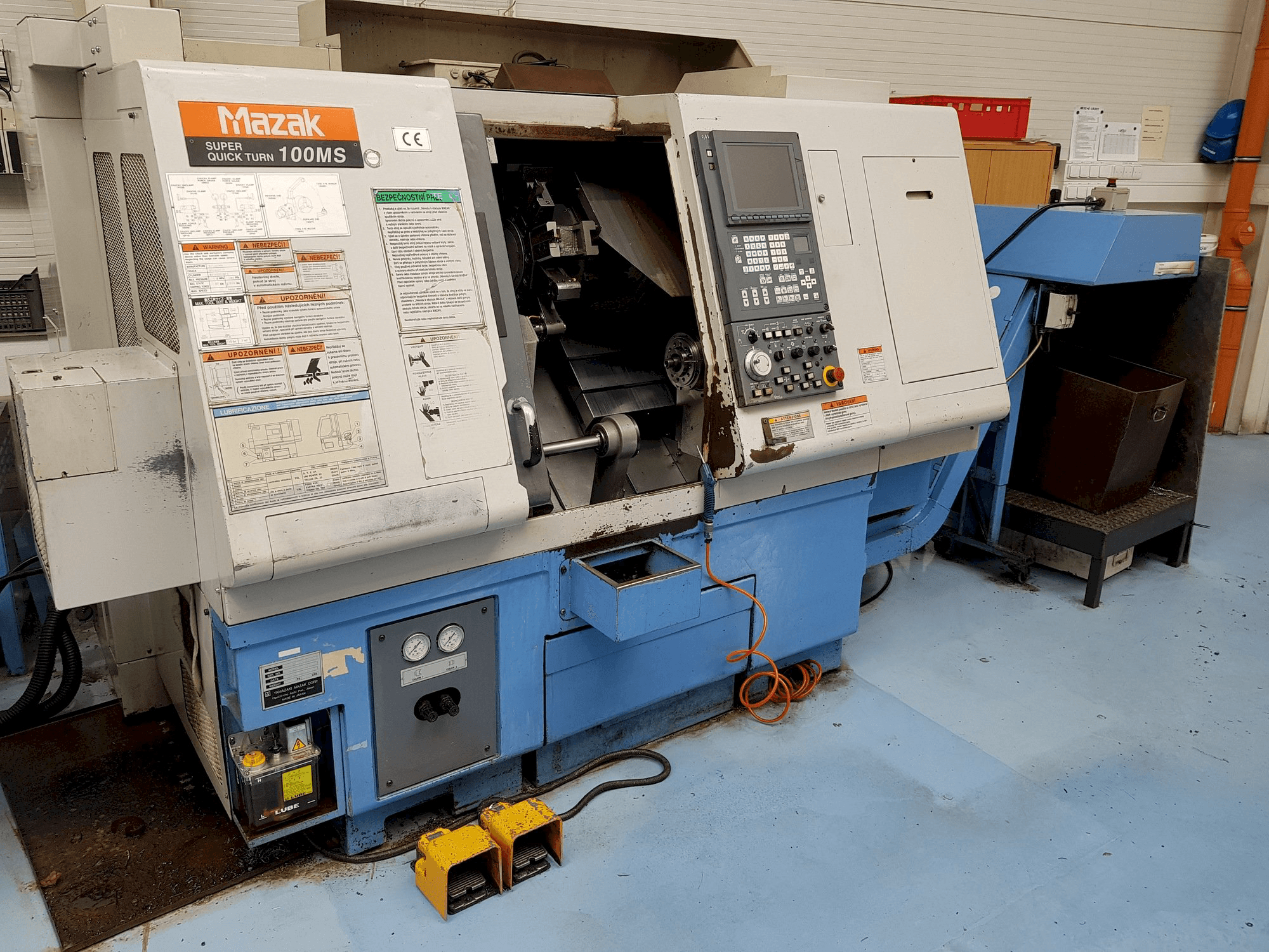 Koneen Mazak STN-100MS etunäkymä