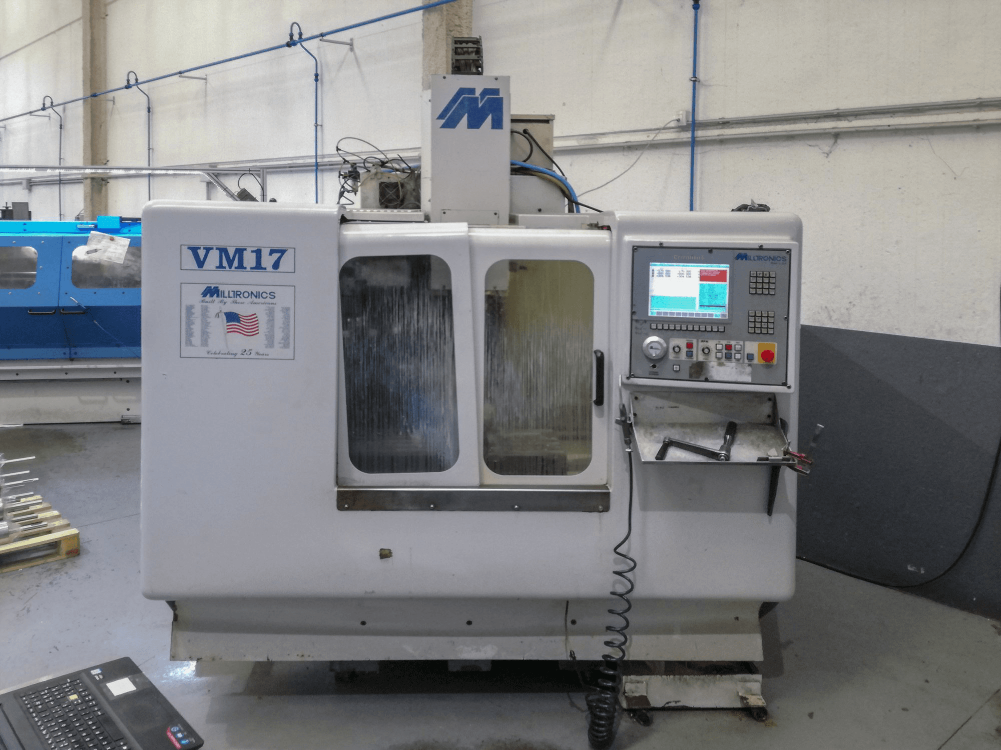 Koneen MILLTRONICS etunäkymä VM 17