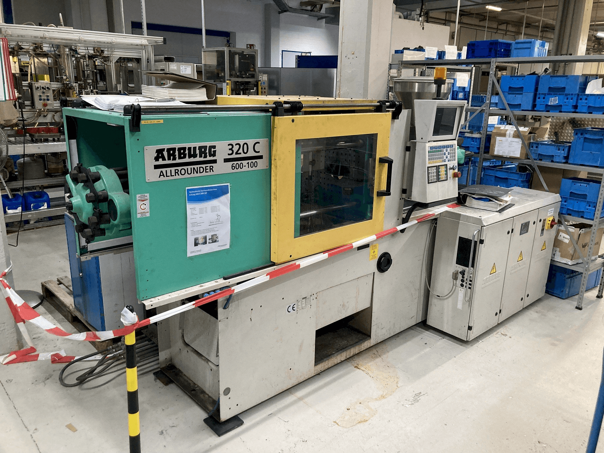 Koneen Arburg 320 C 600 etunäkymä