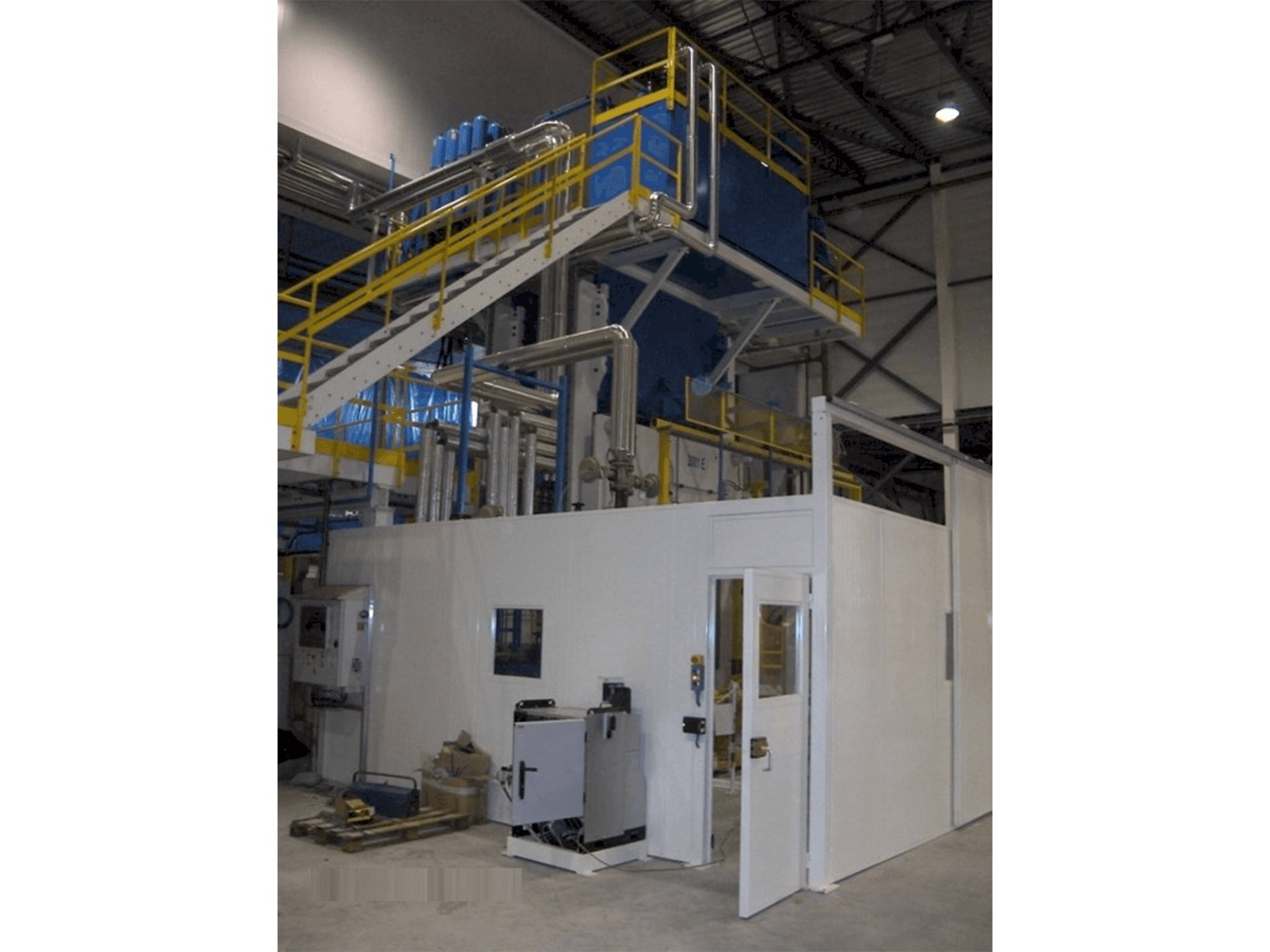 Koneen Pinette 2000 Ton etunäkymä