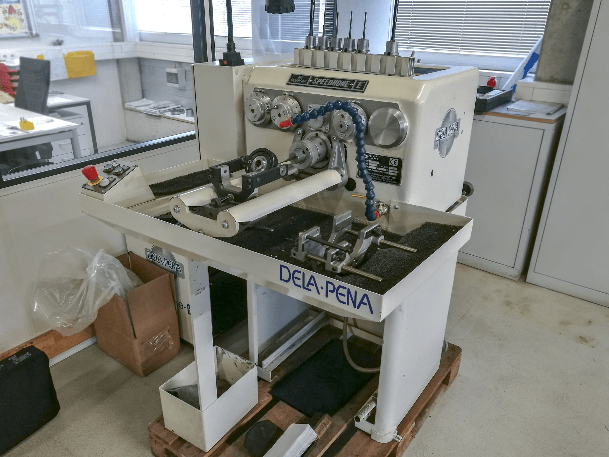 Koneen DELAPENA Speedhone EM Oikea näkymä