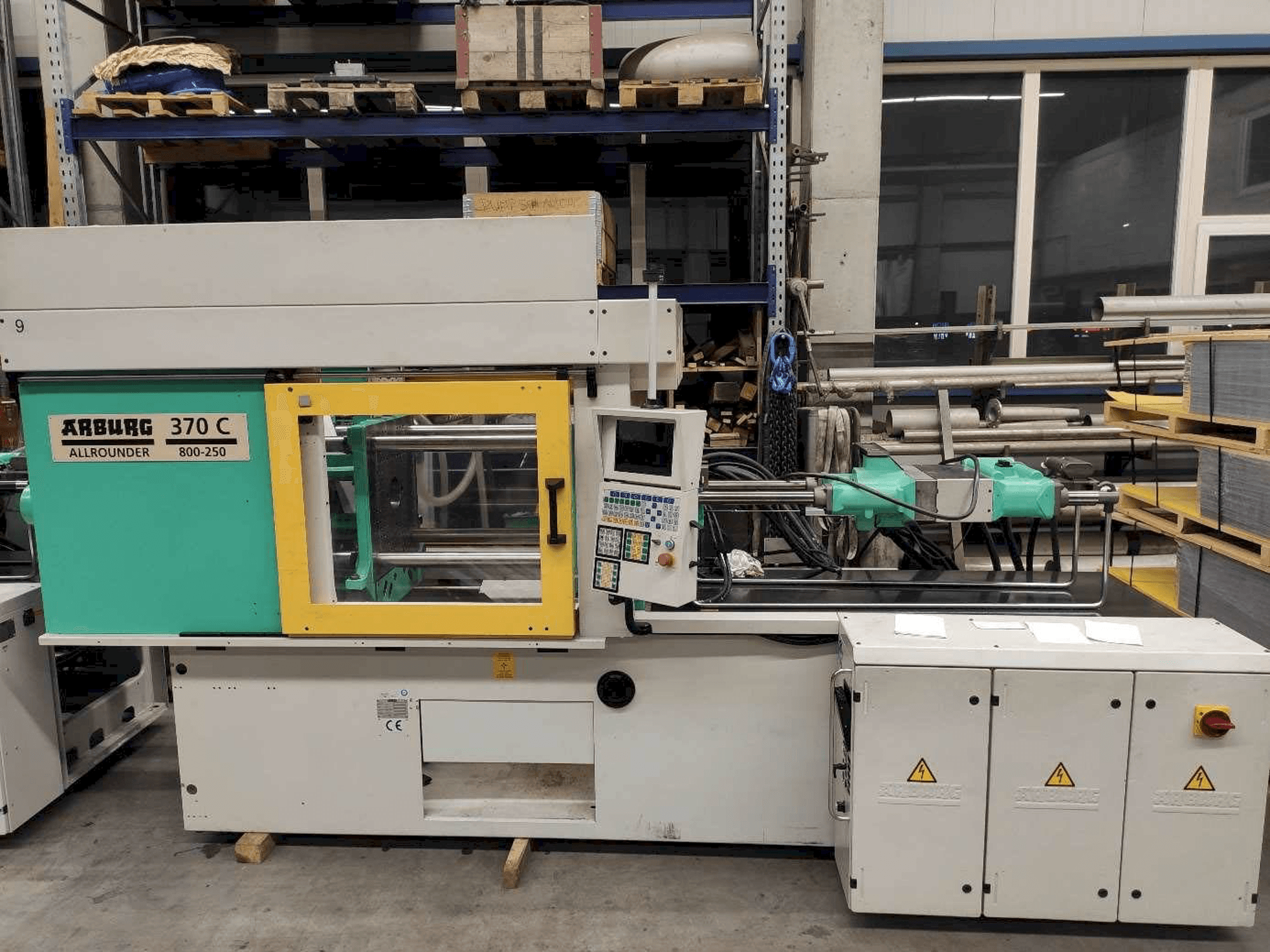 Koneen Arburg 370C-800-250 etunäkymä