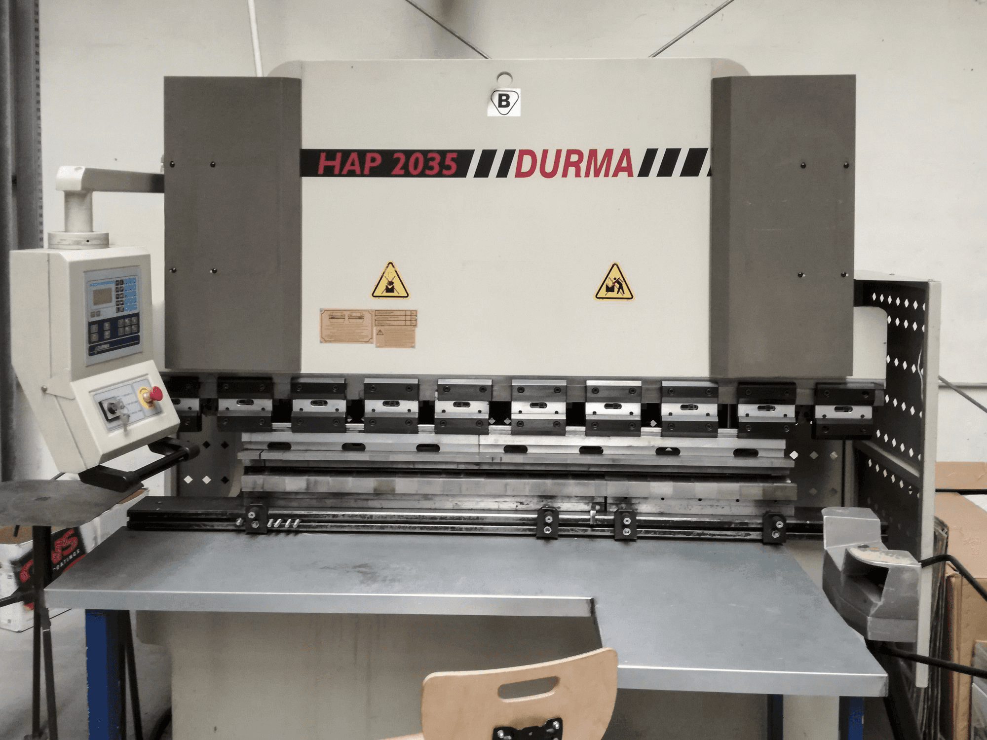 Koneen Durma etunäkymäHAP 2035