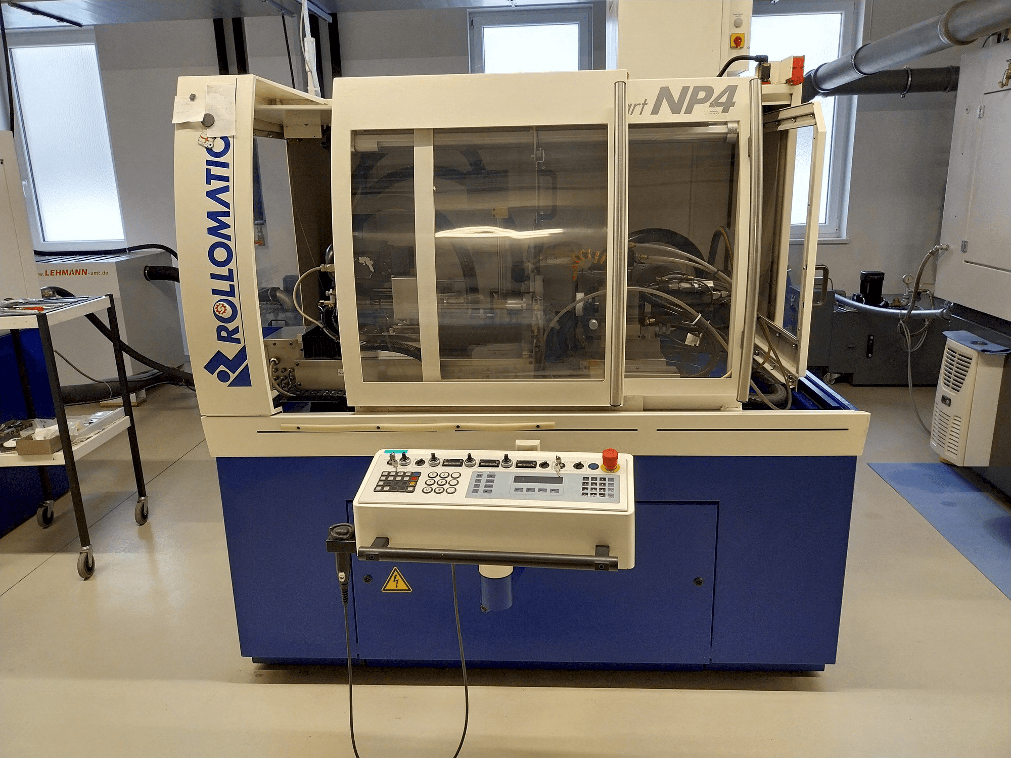 Koneen ROLLOMATIC NP4 etunäkymä