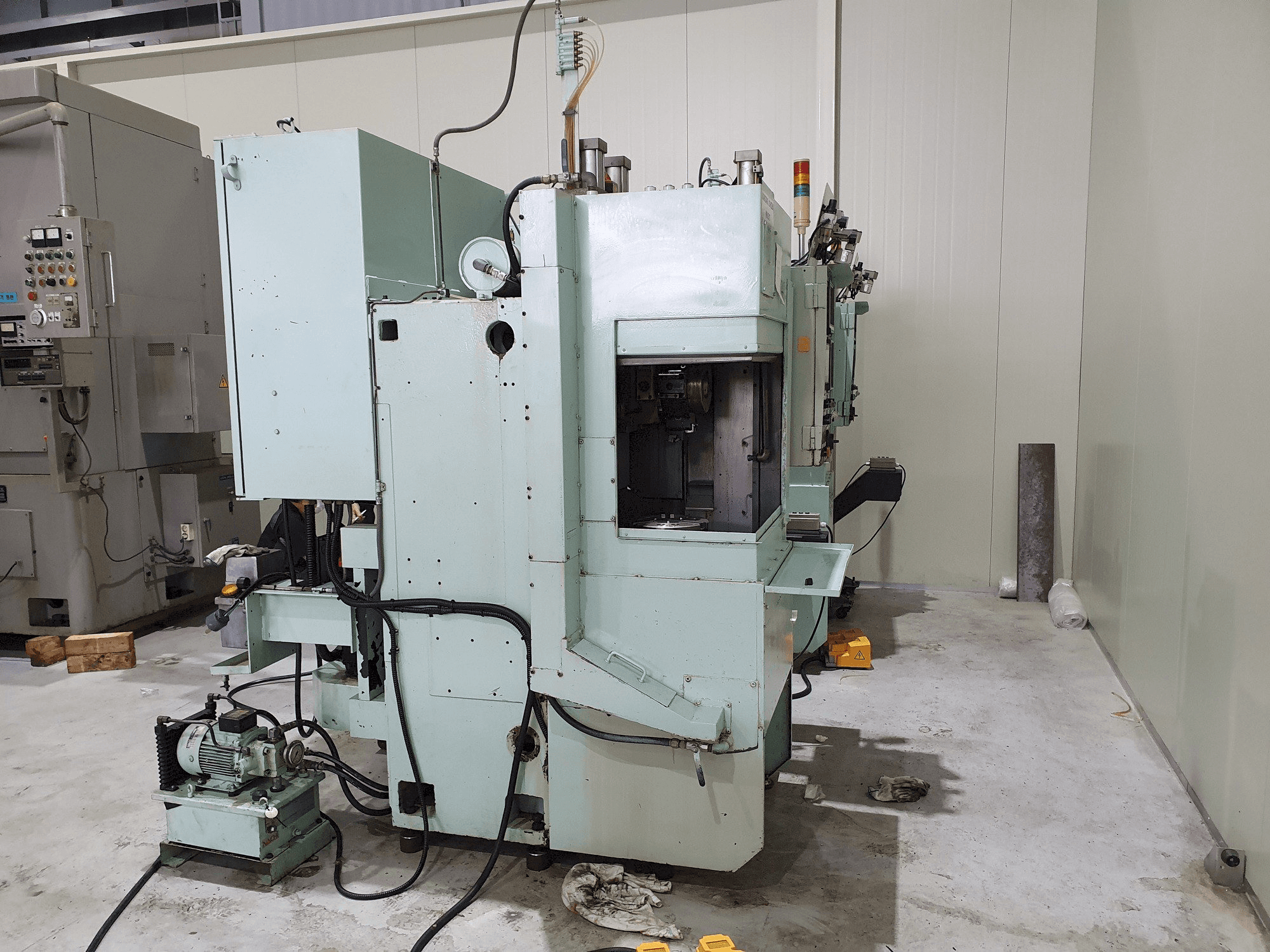 Koneen KANZAKI MV5T etunäkymä