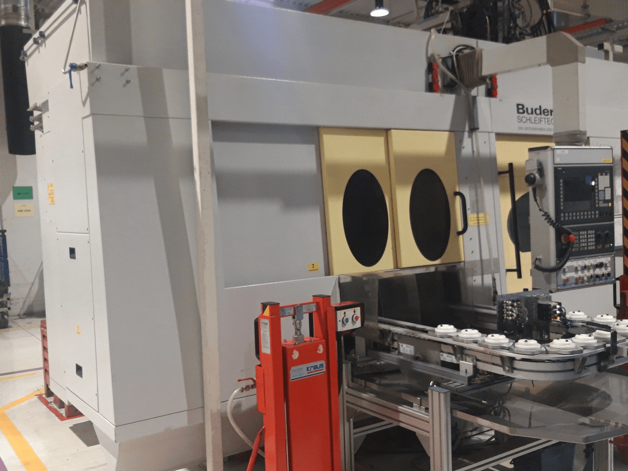 Koneen Budeurus CNC 245 + Automation etunäkymä
