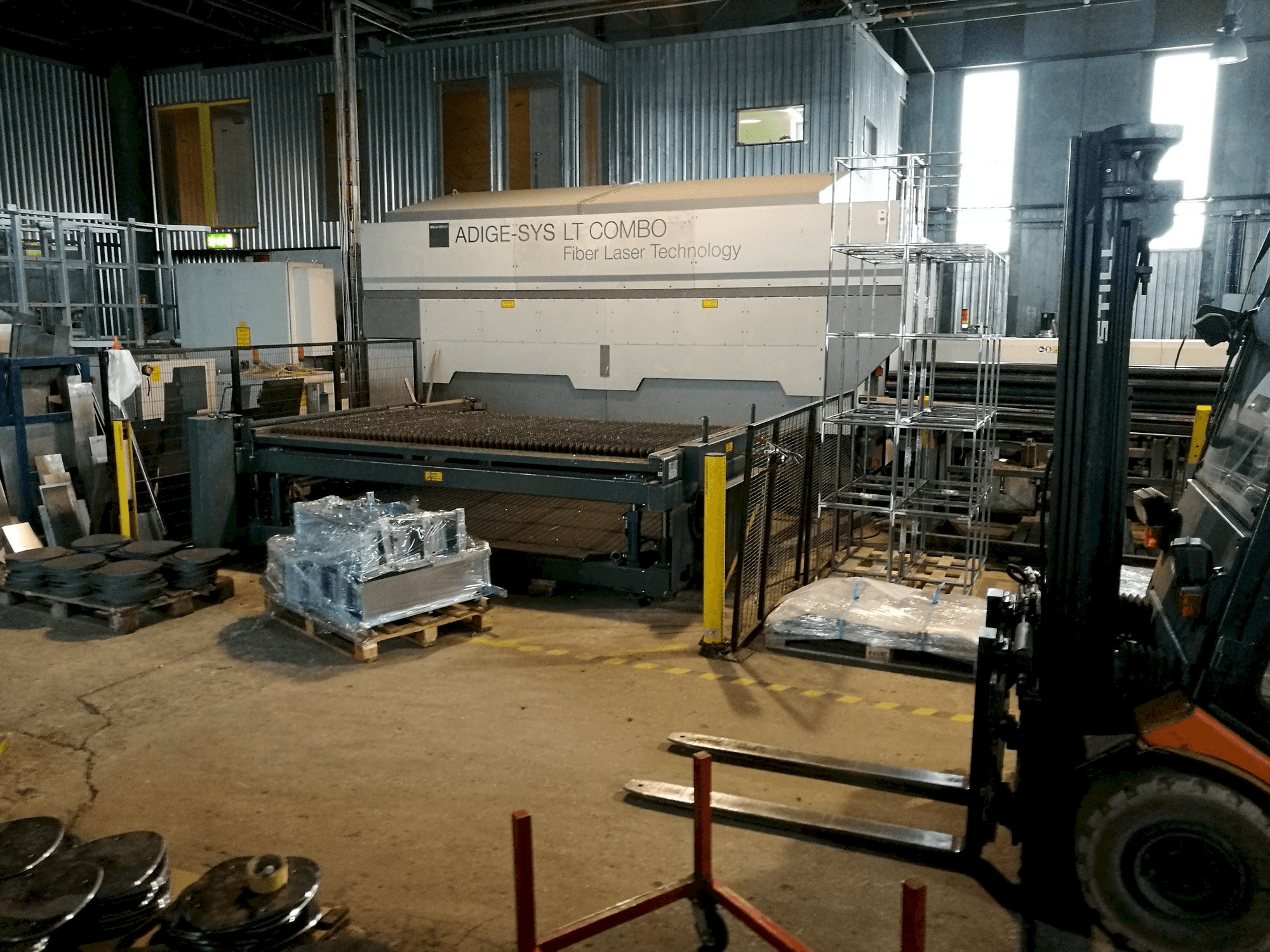 Koneen BLM ADIGE LT COMBO etunäkymä