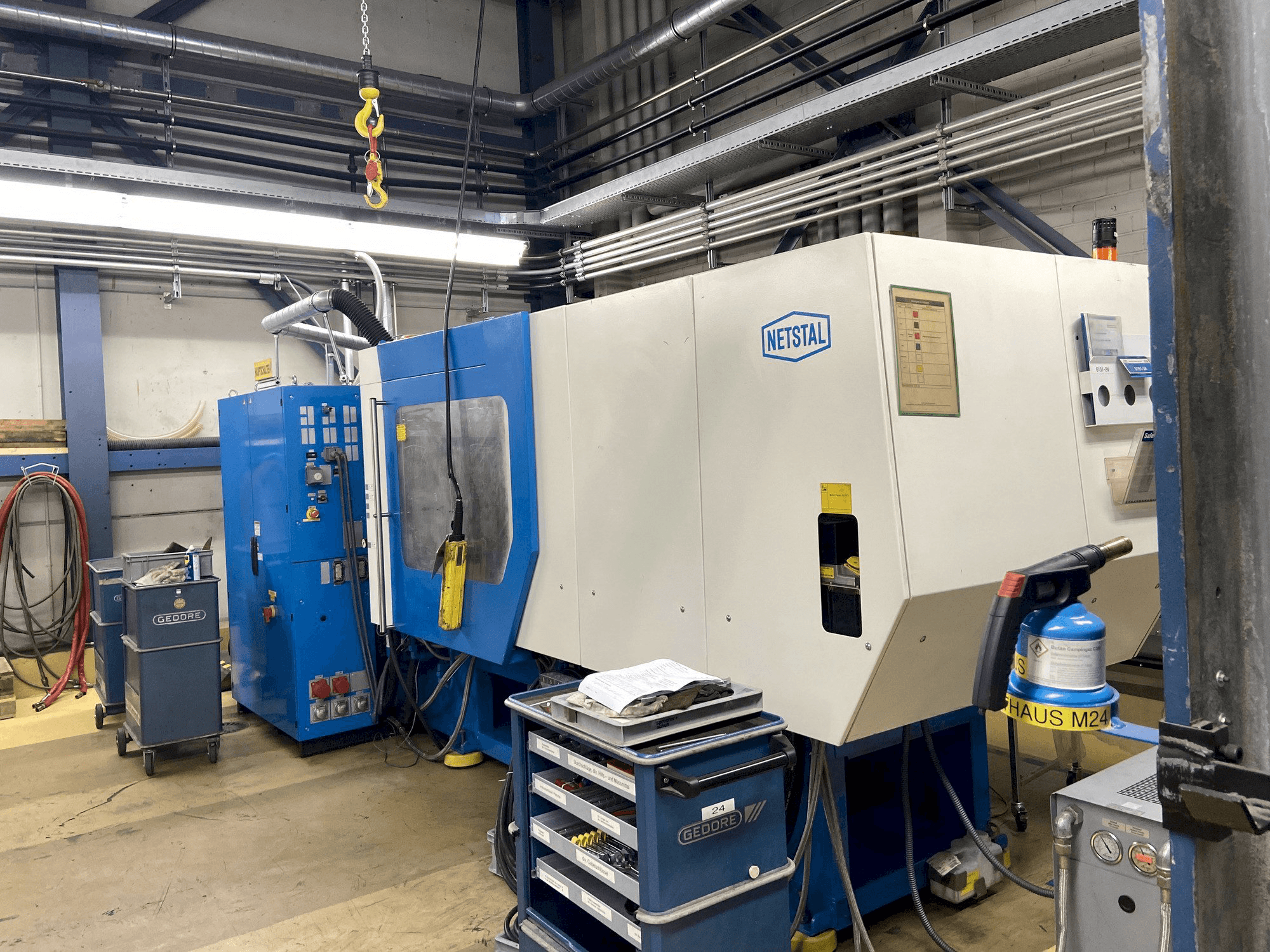 Koneen Netstal Synergy 1500K/460 etunäkymä