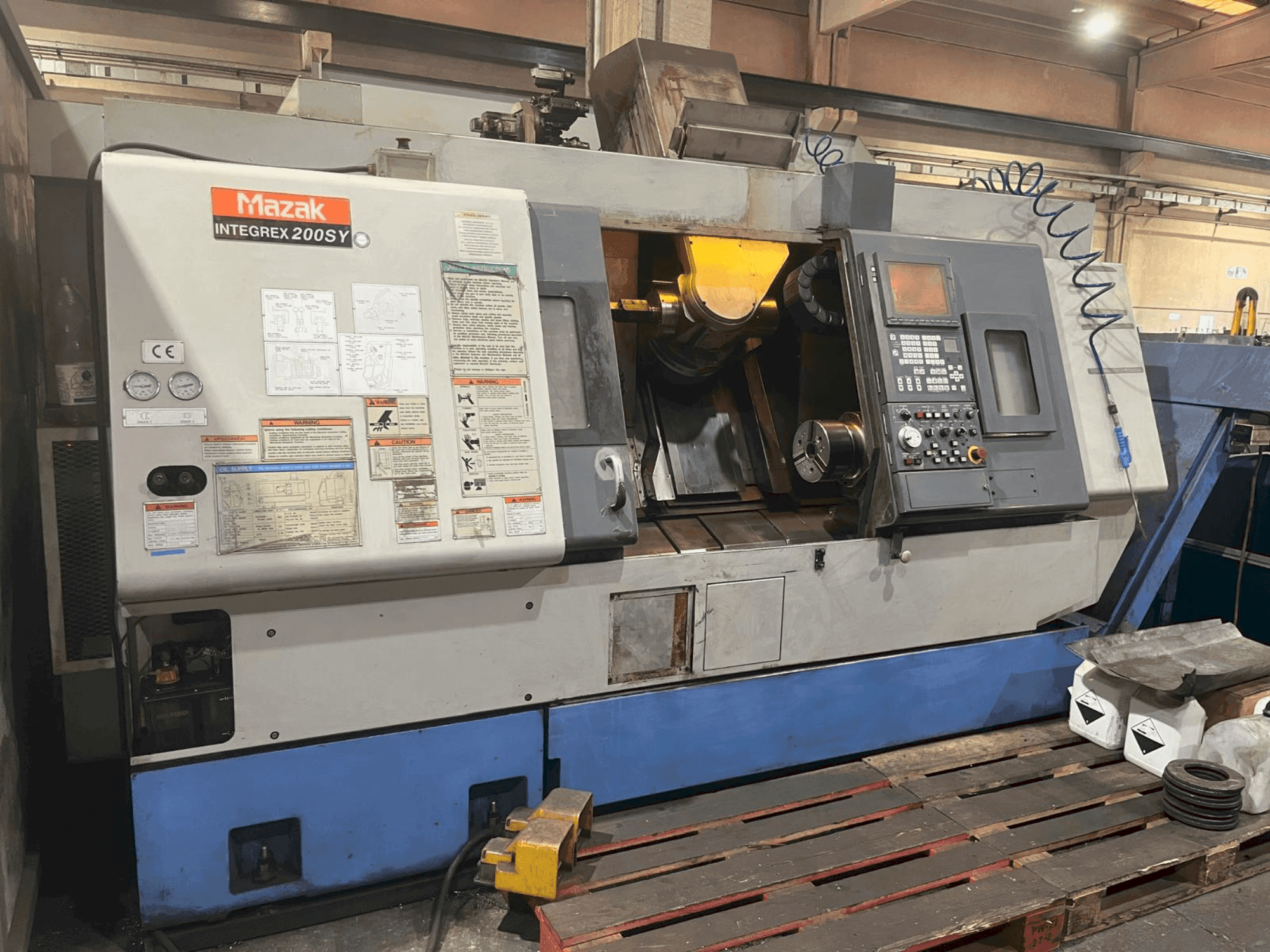 Koneen Mazak INTEGREX 200 SY etunäkymä