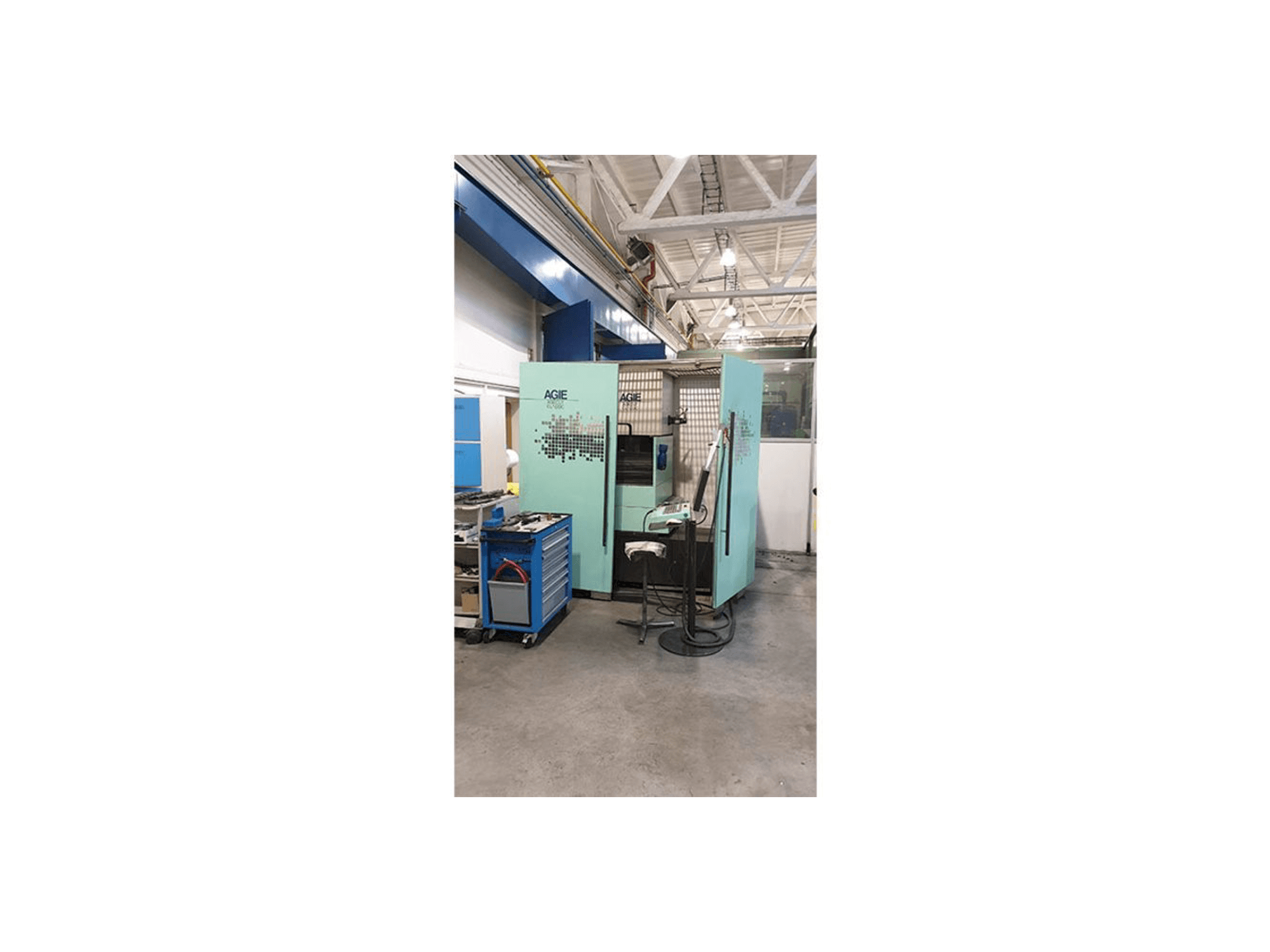 Koneen AGIE Agiecut Classic 3 etunäkymä