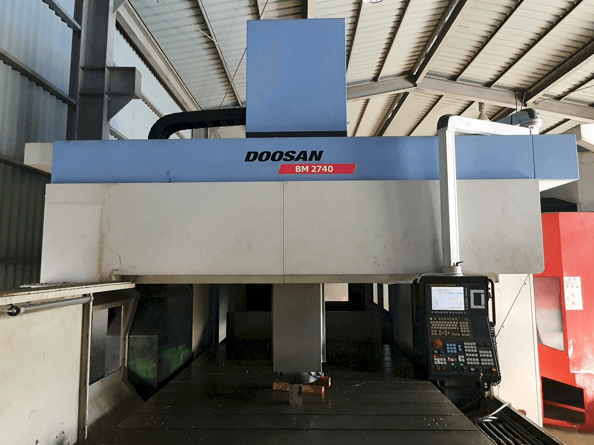 Koneen Doosan BM2740 etunäkymä