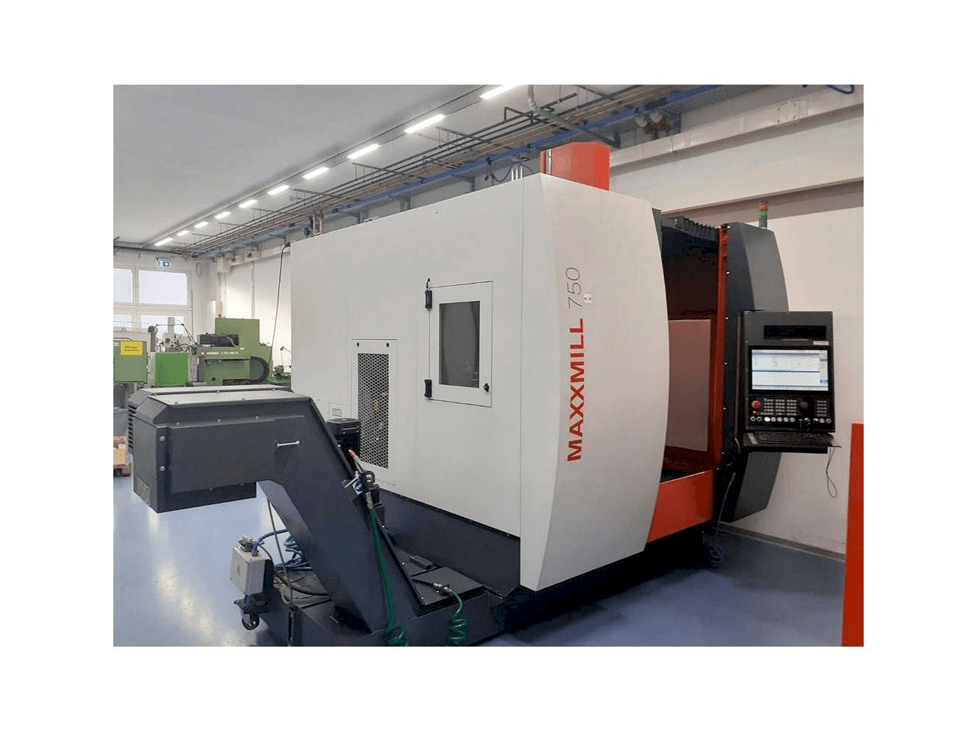 Koneen EMCO Maxxmill 750 etunäkymä