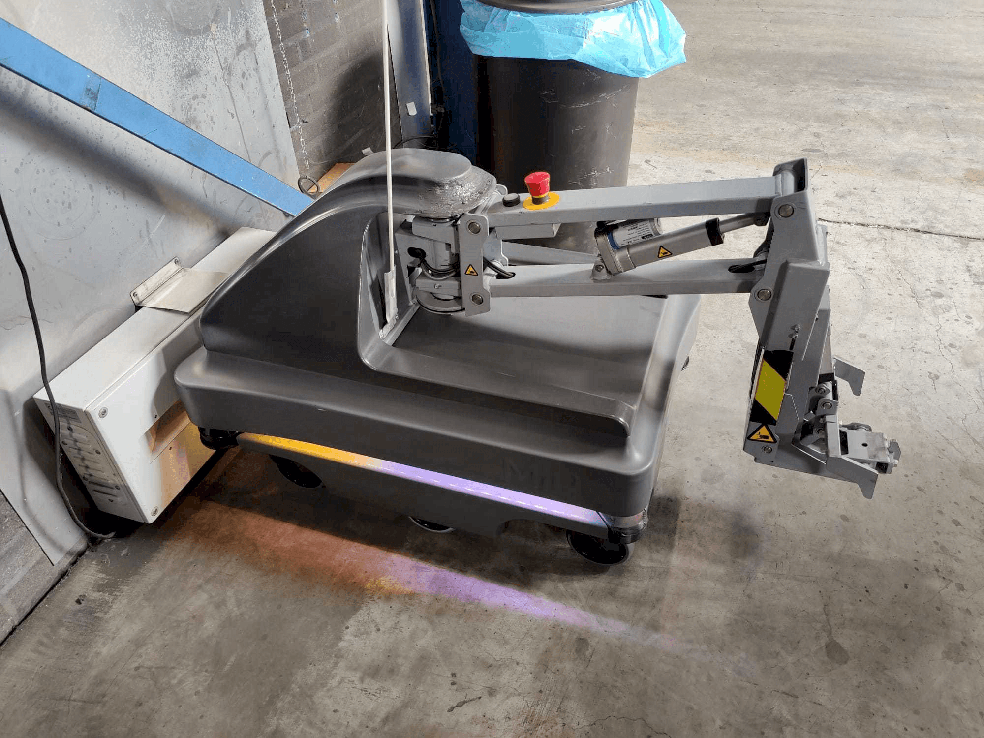 Koneen MIR 200 etunäkymä