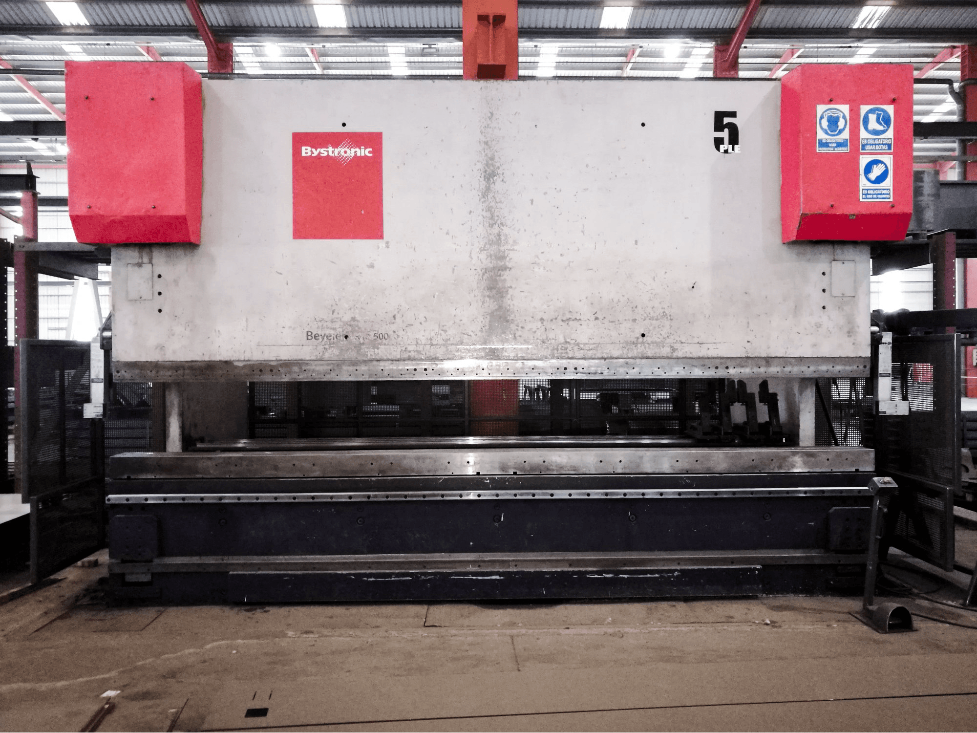 Koneen Bystronic vasen näkymä PR10