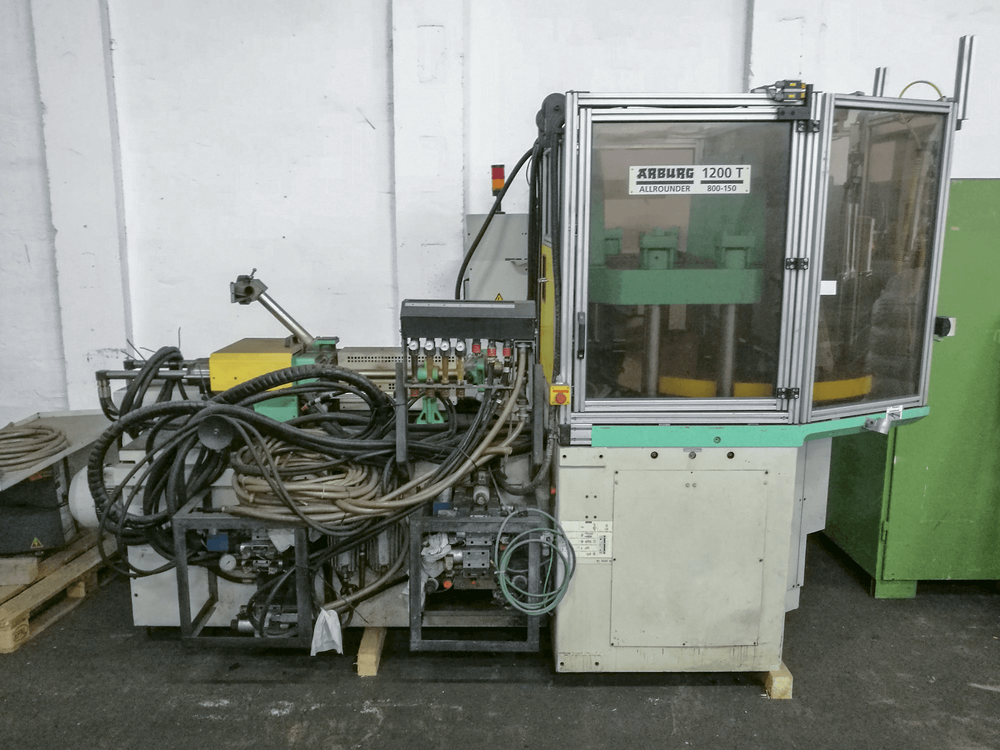 Koneen Arburg 1200TS 800-150 Etunäkymä