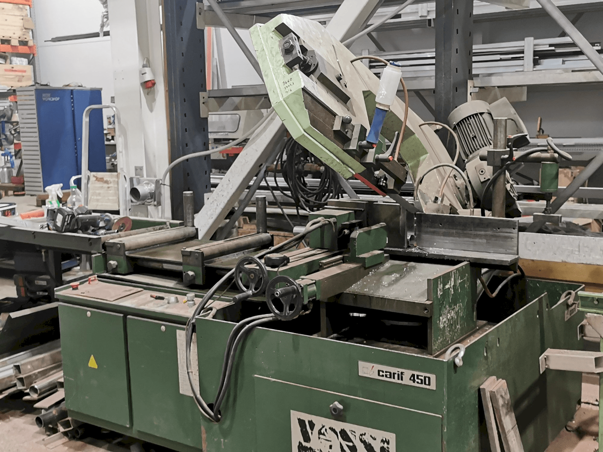 Koneen carif 450 BA etunäkymä