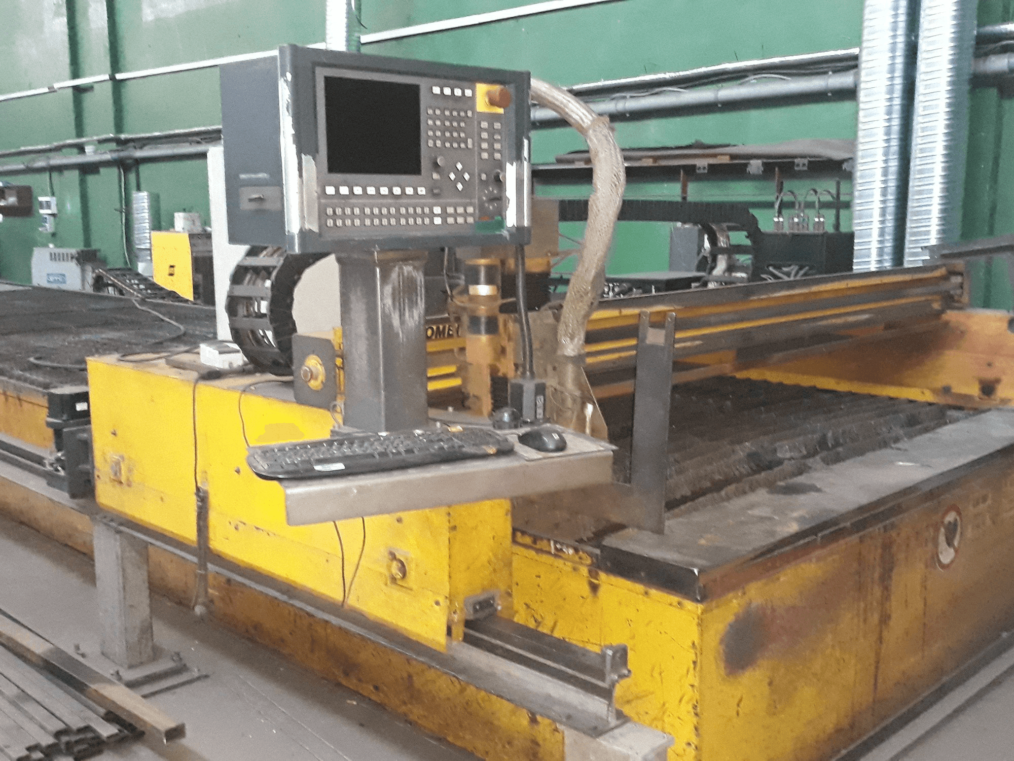 Koneen ESAB CXD-P 3000 etunäkymä