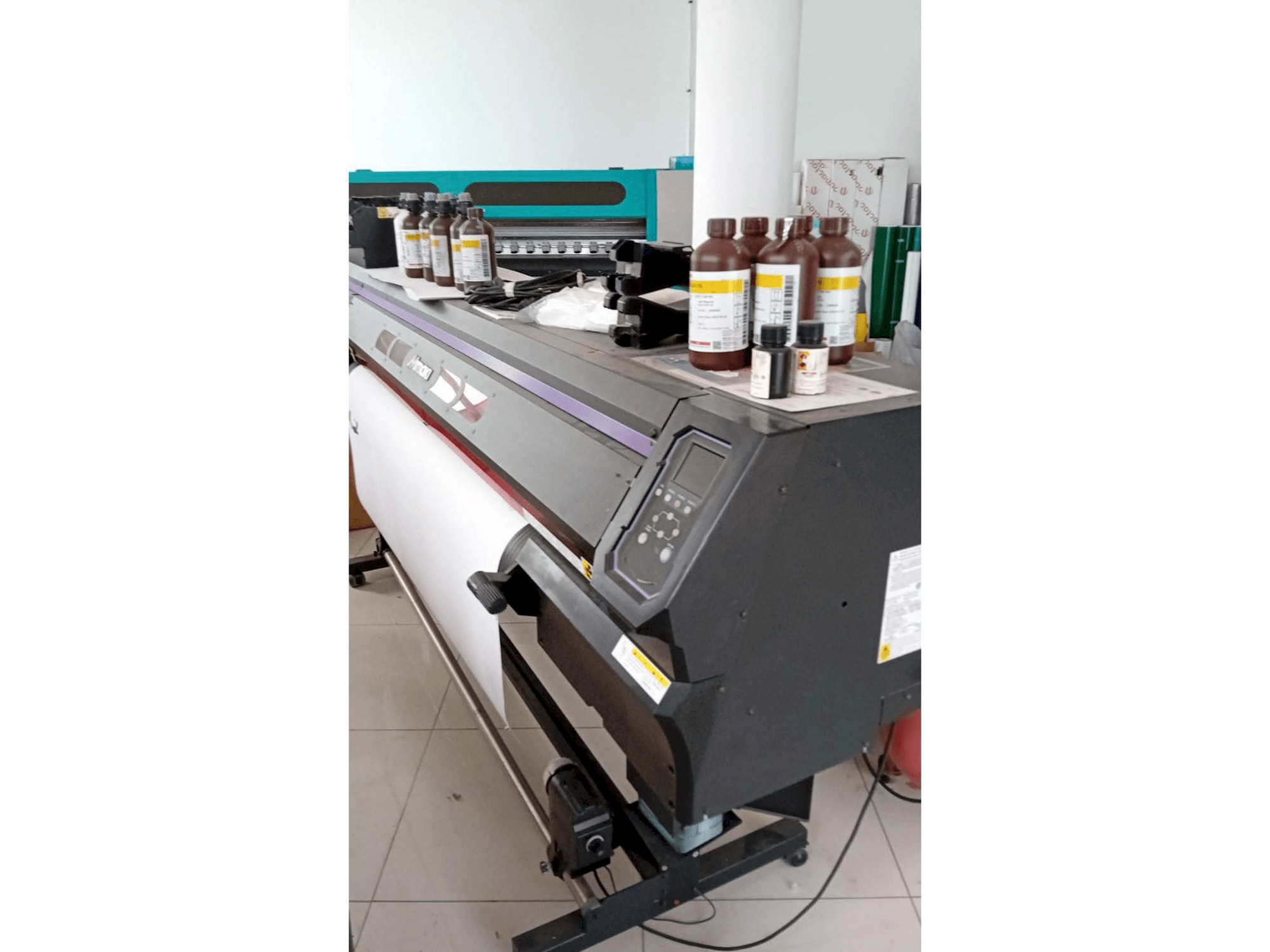 Koneen MIMAKI ucjv300-160 etunäkymä