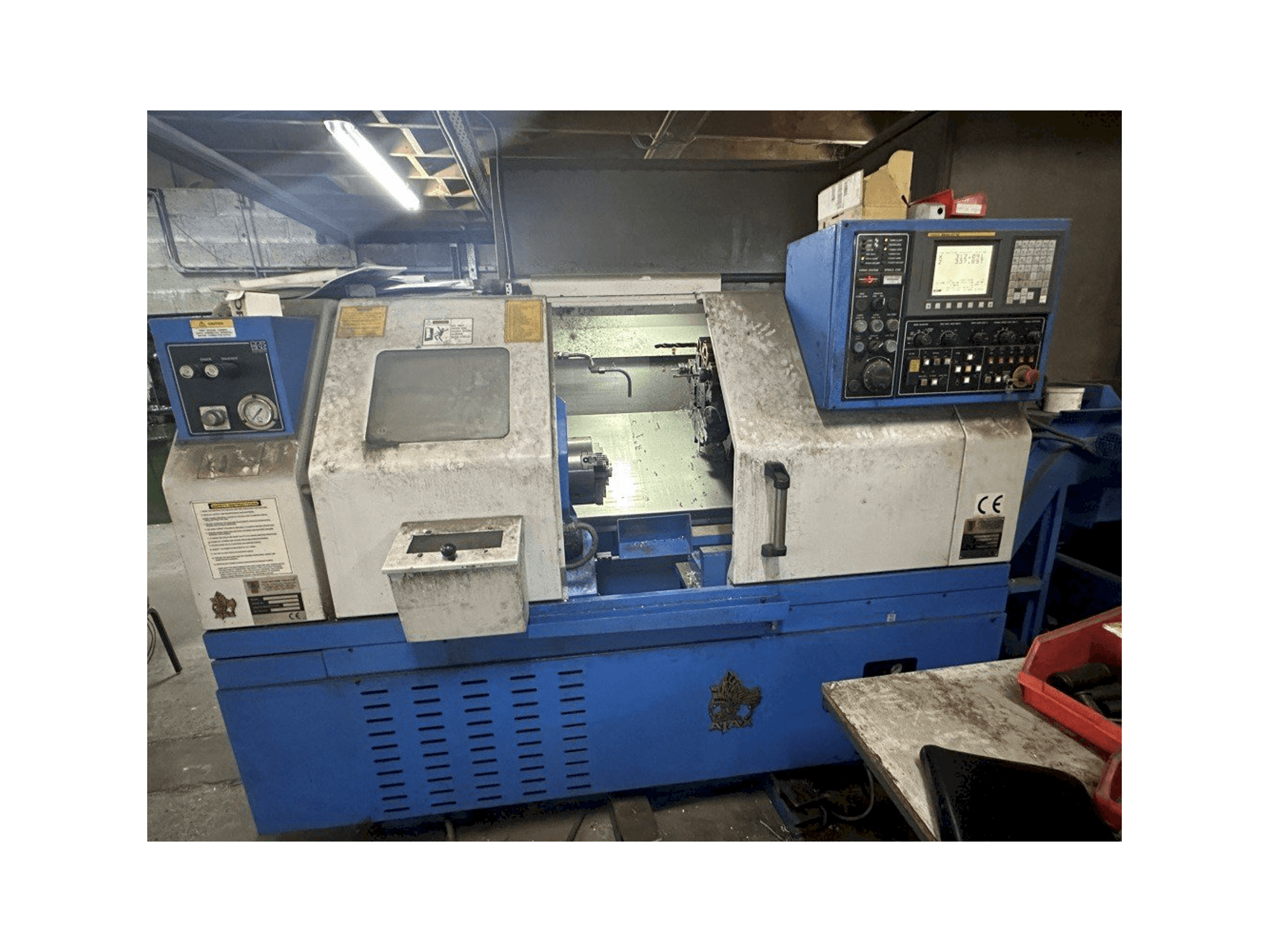 Koneen AJAX AJSB 200-63 etunäkymä