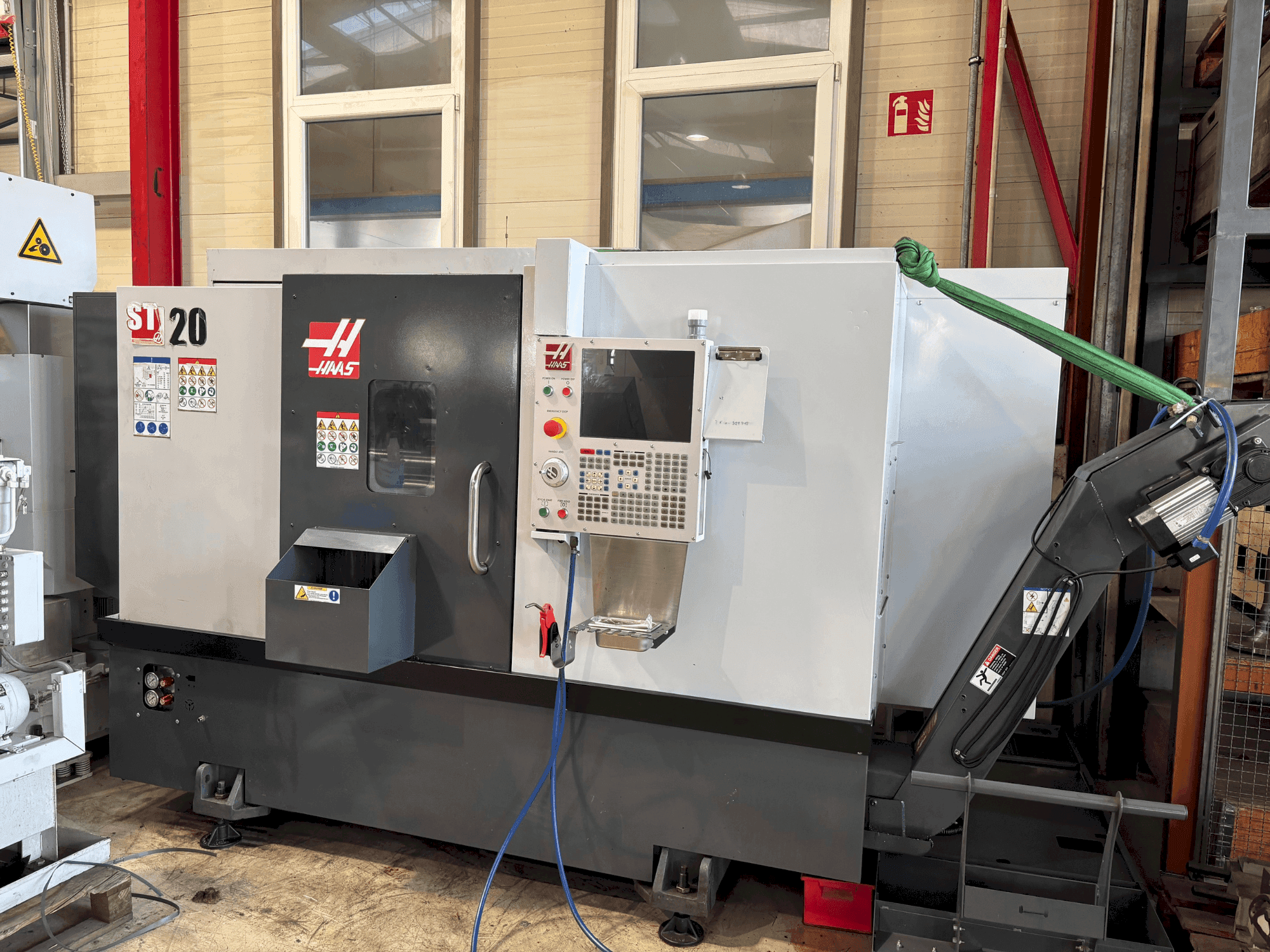 Koneen HAAS ST-20 etunäkymä