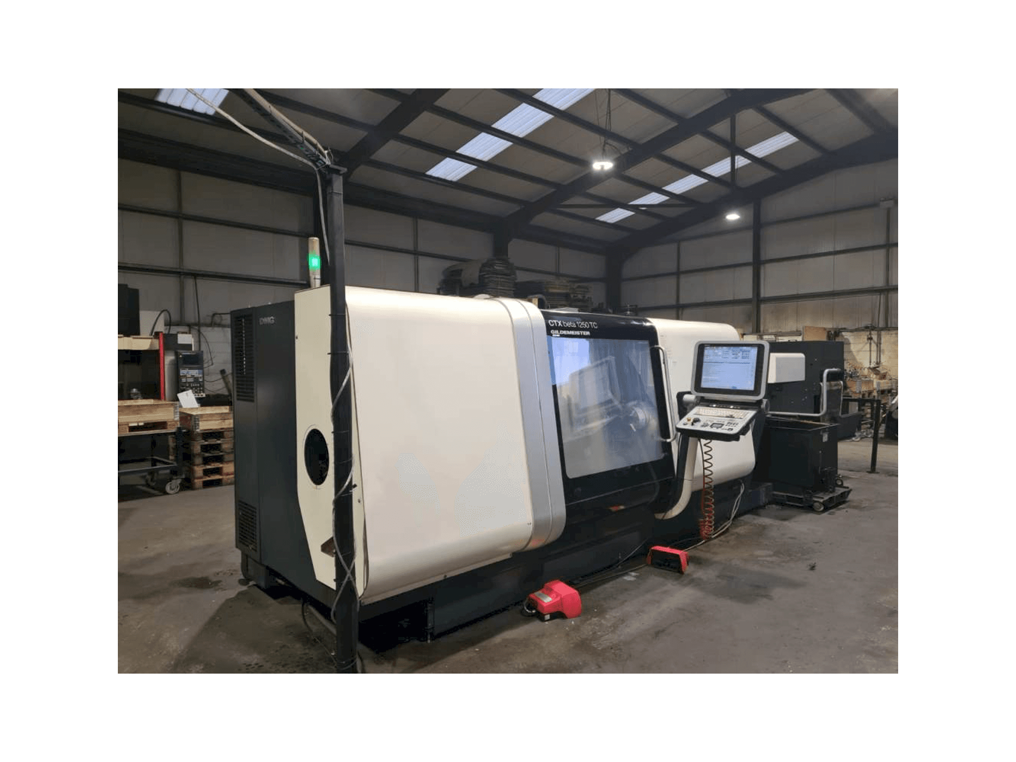 Koneen DMG GILDEMEISTER CTX beta 1250 TC etunäkymä