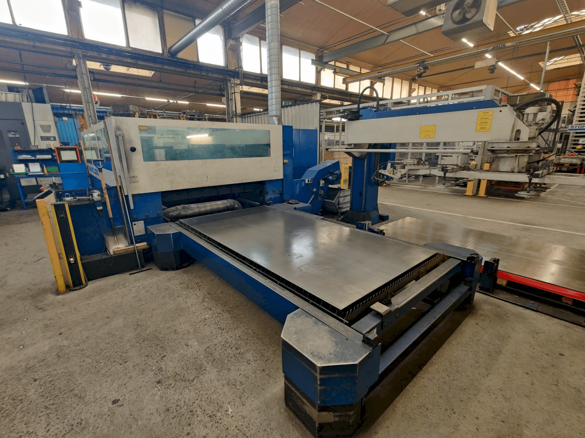 Koneen Trumpf Trumatic L3050 etunäkymä
