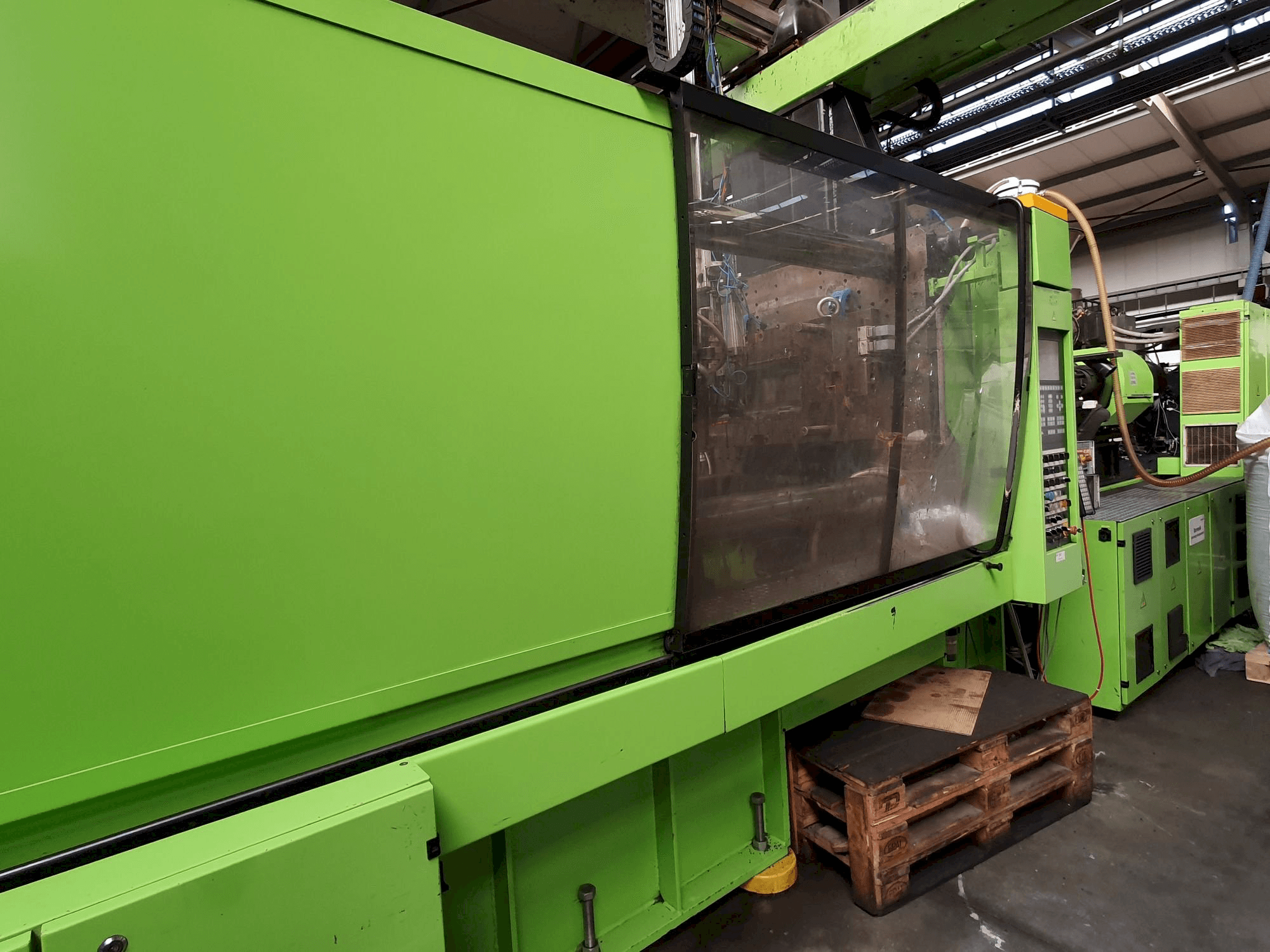 Koneen ENGEL ES 4550/550 KSL etunäkymä