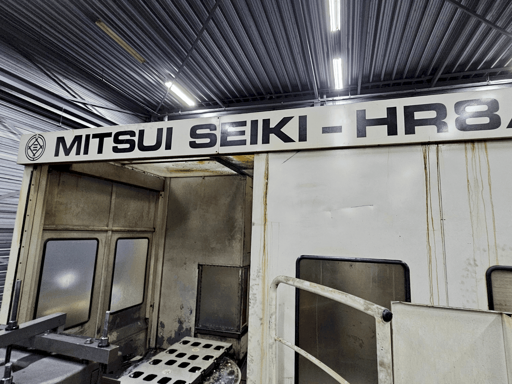 Koneen Mitsui Seiki HR8A etunäkymä