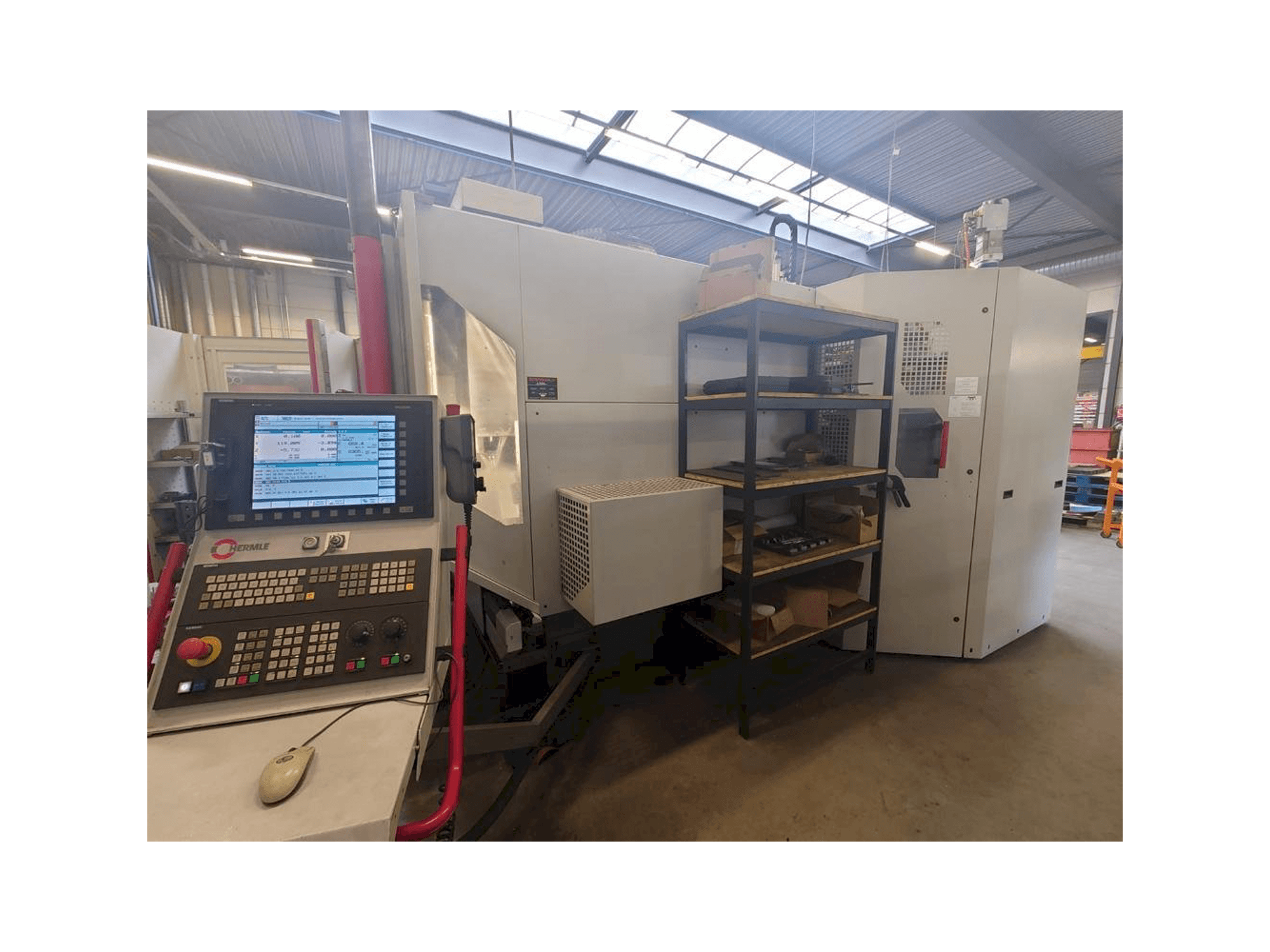 Koneen HERMLE C40U etunäkymä