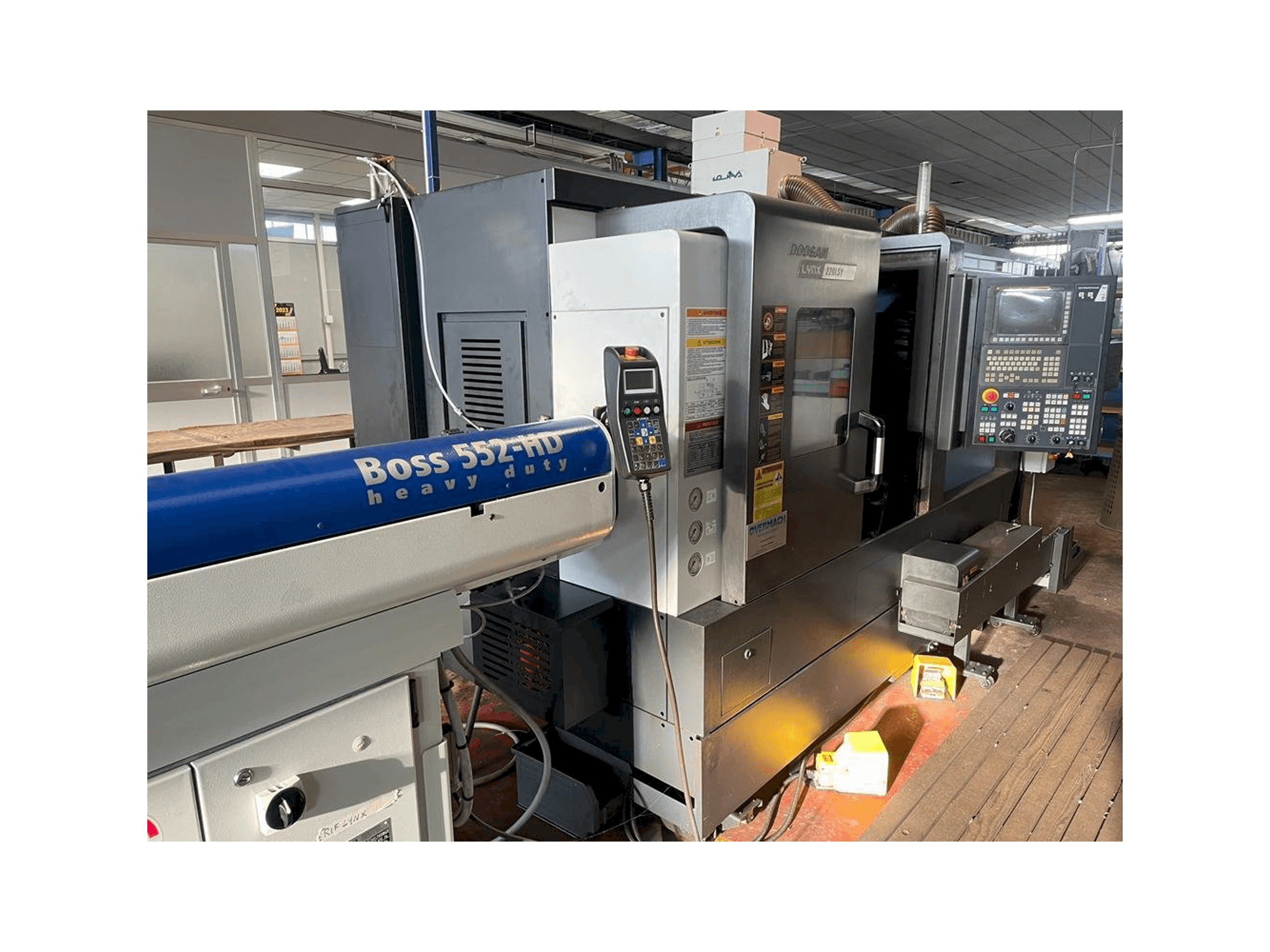 Koneen Doosan LYNX 220LSY etunäkymä