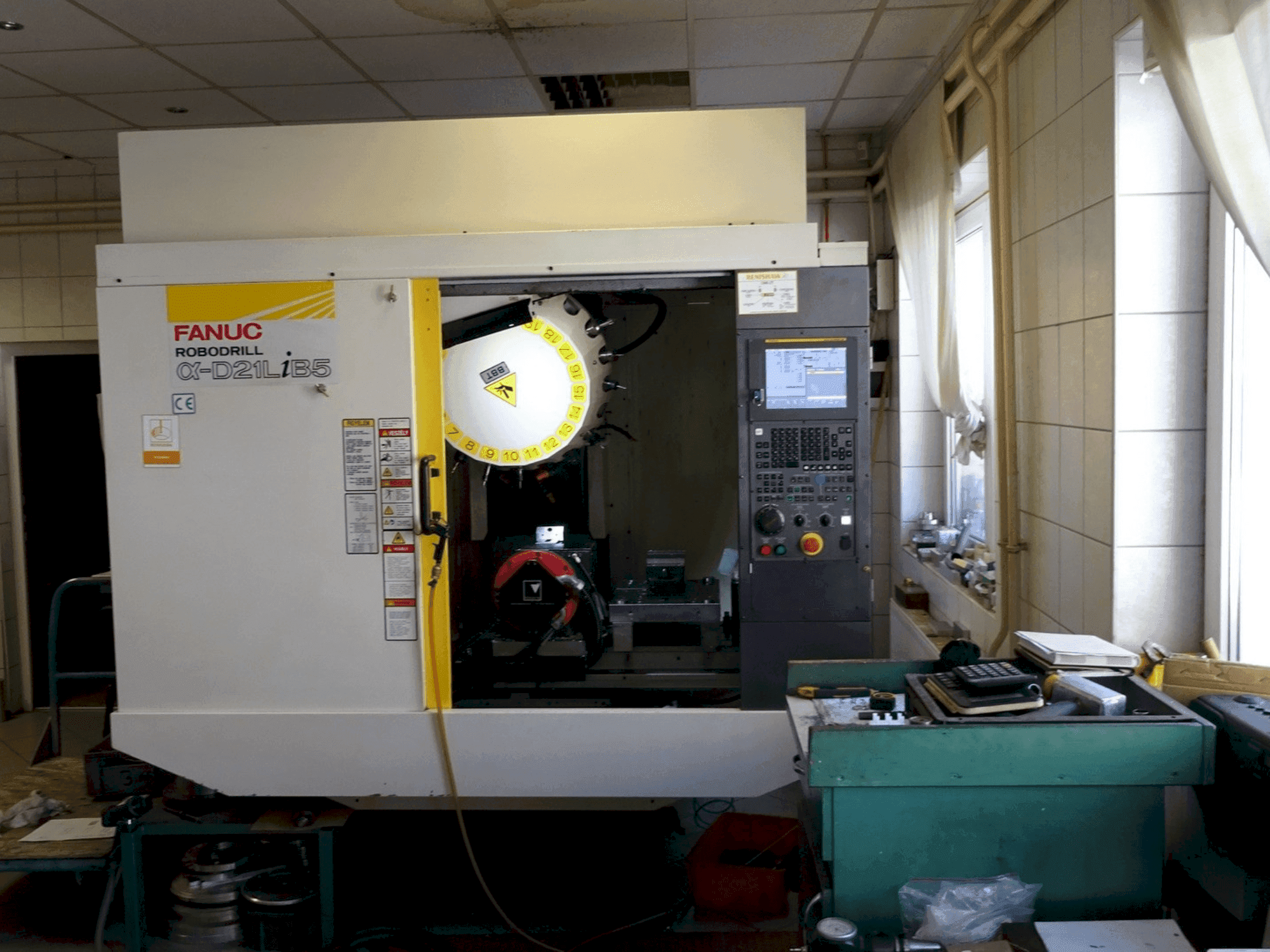 Koneen FANUC Alfa D21LiB5 etunäkymä