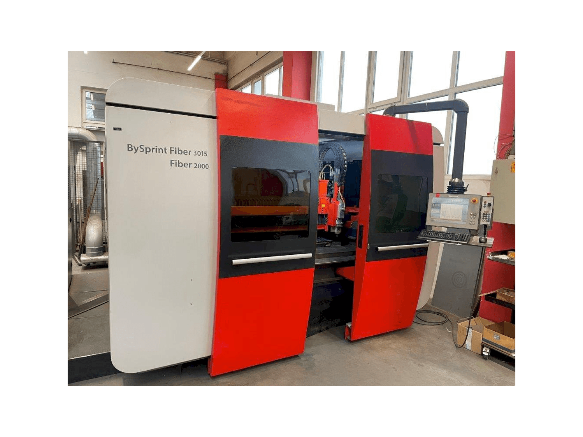 Koneen Bystronic BySprint Fiber 3015 vasemman sivun näkymä