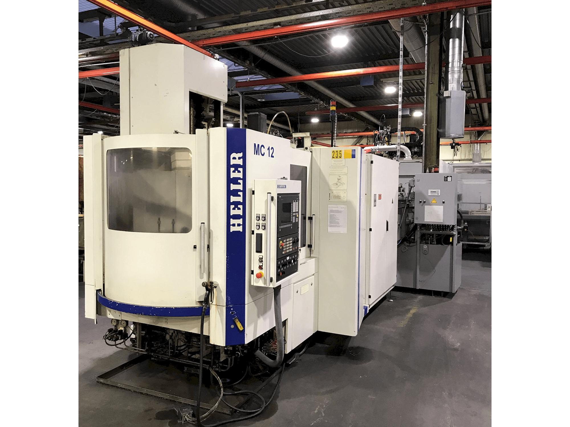 Koneen HELLER MC 12 etunäkymä