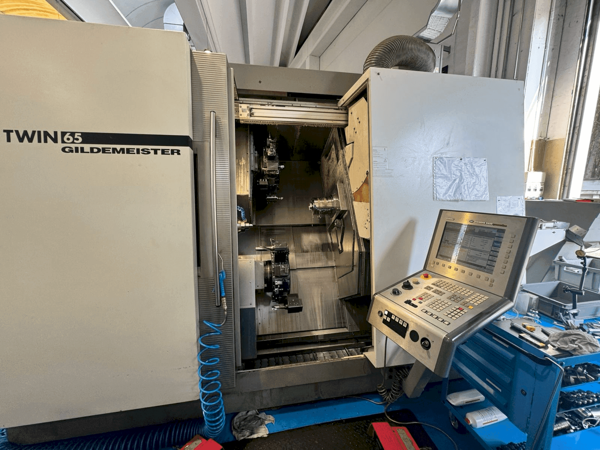 Koneen Gildemeister Twin 65 etunäkymä