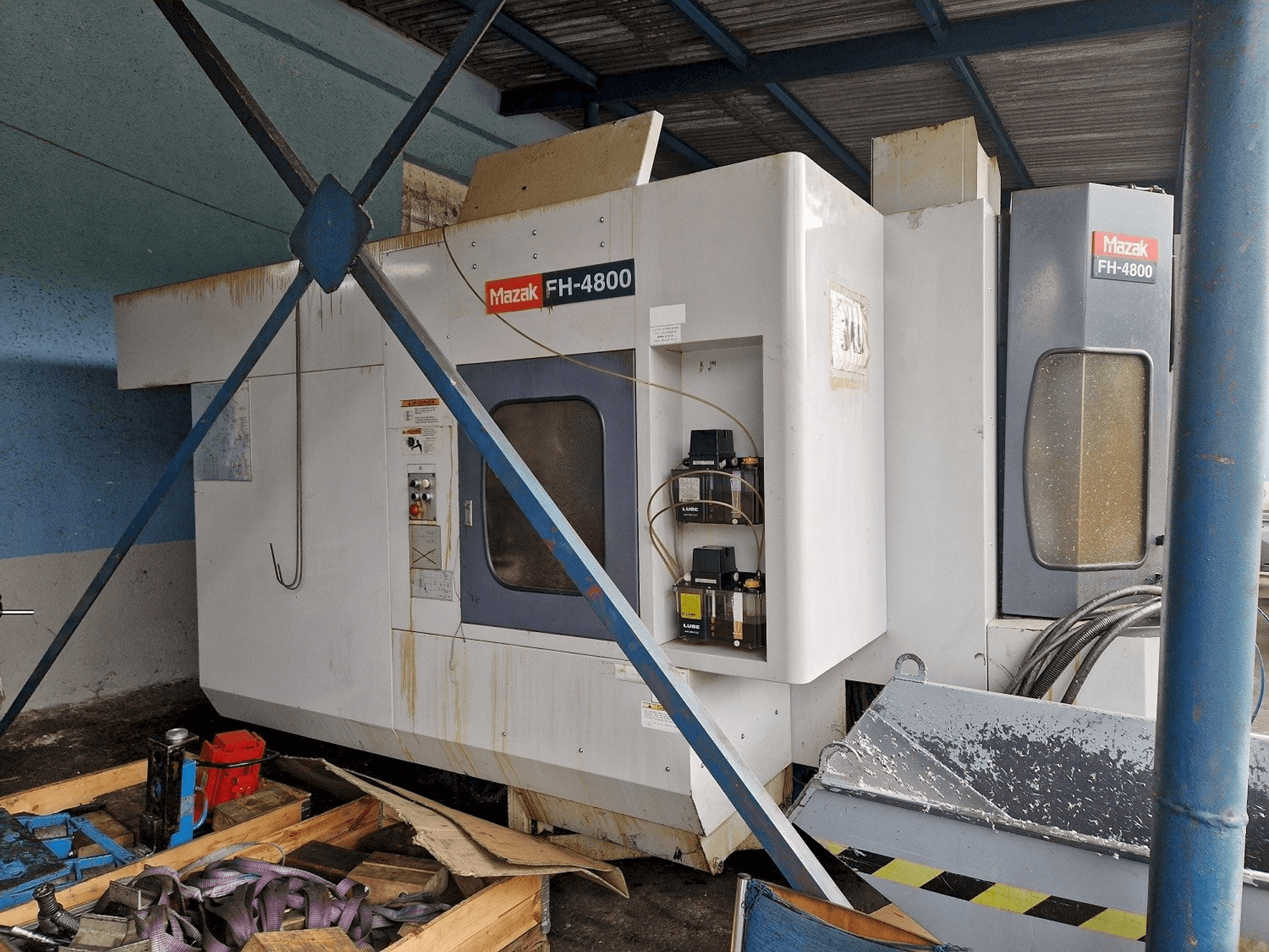 Koneen Mazak etunäkymä