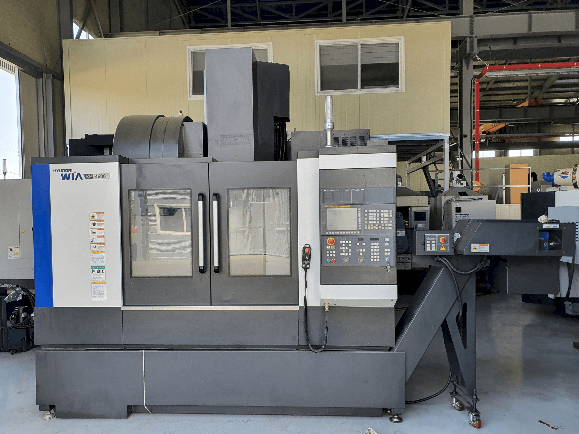 Koneen Hyundai Wia KF4600 etunäkymä