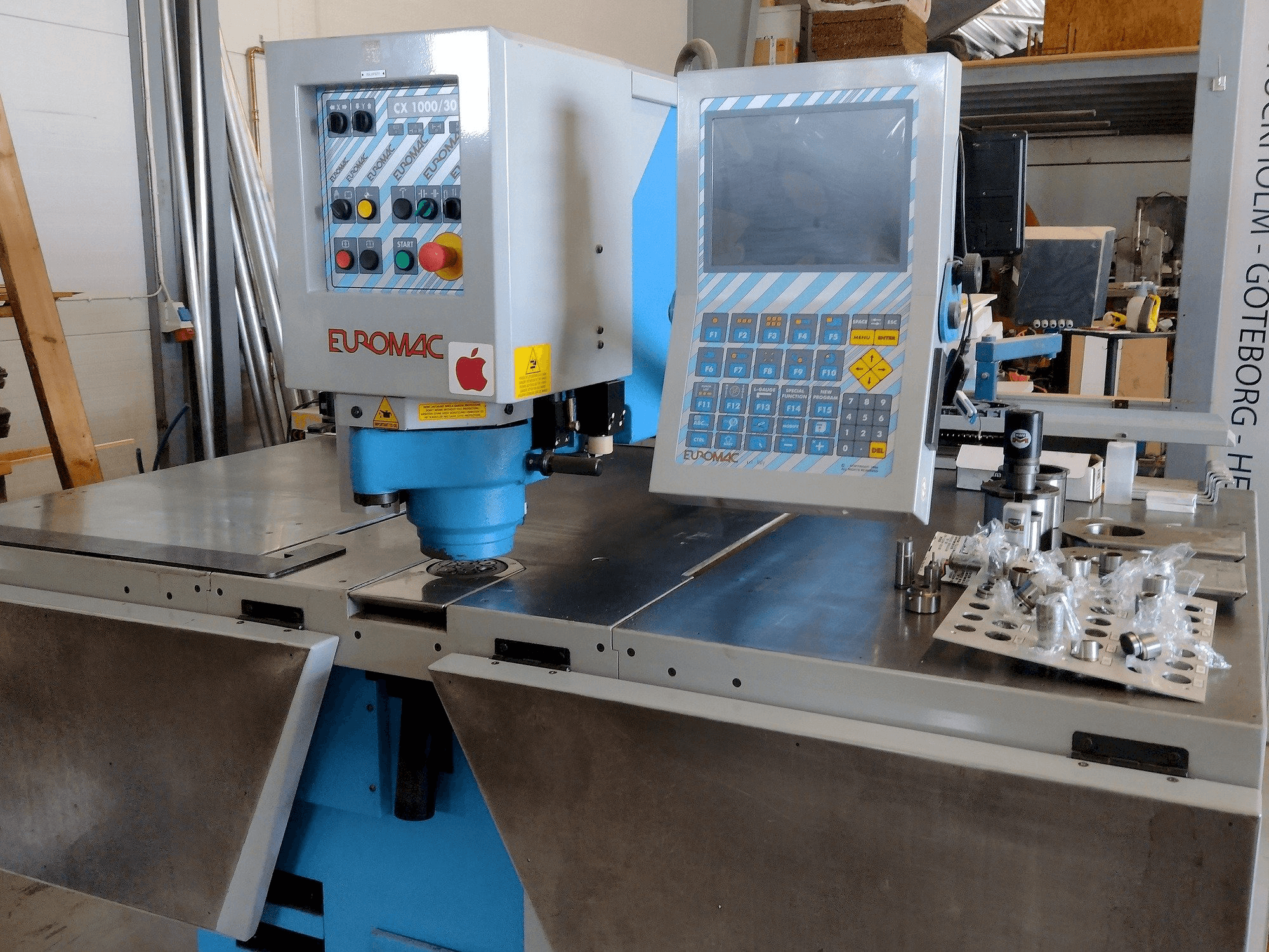 Koneen Euromac CX 1000/30 etunäkymä