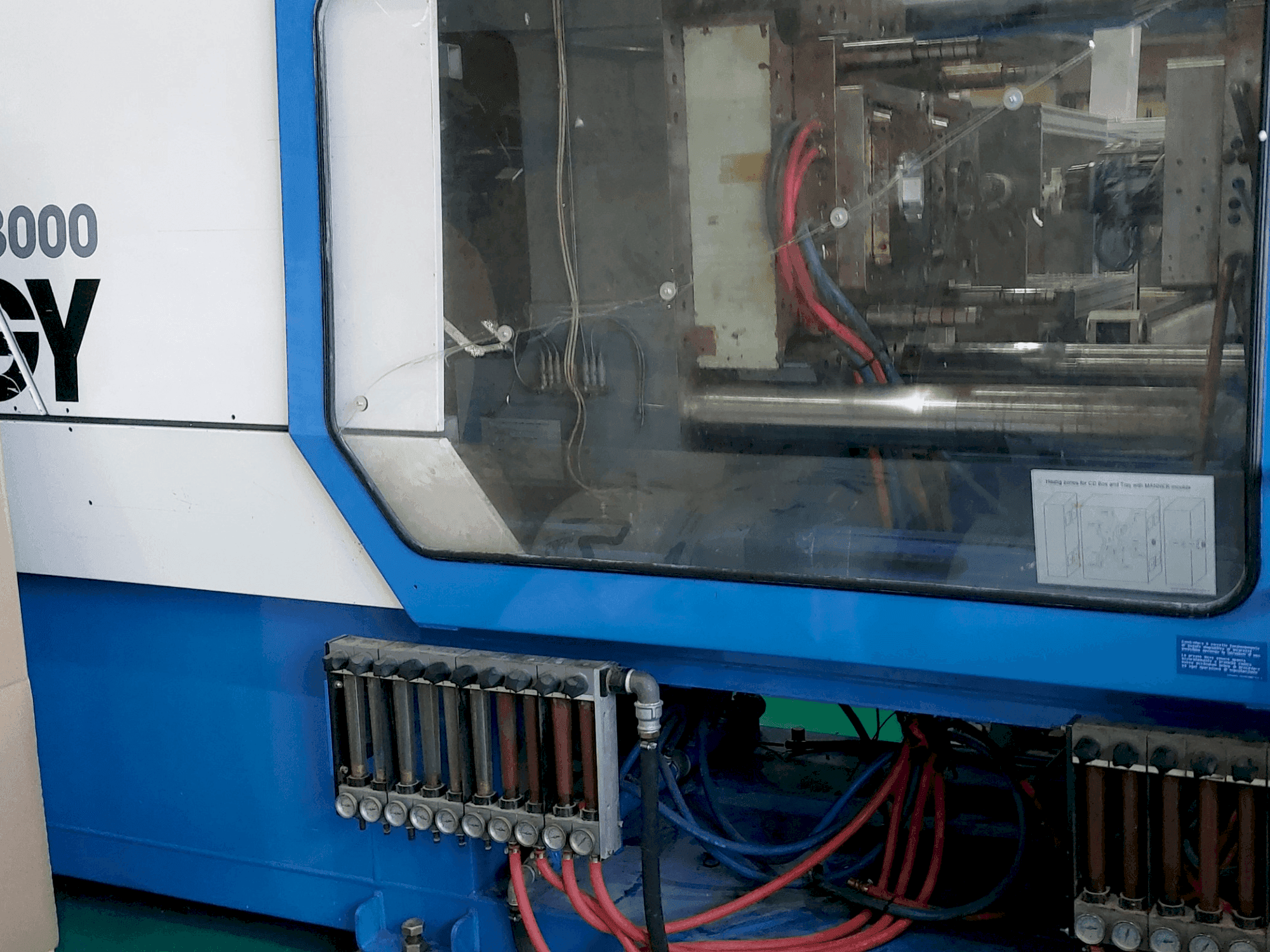 Koneen Netstal S 300 – 1700 etunäkymä