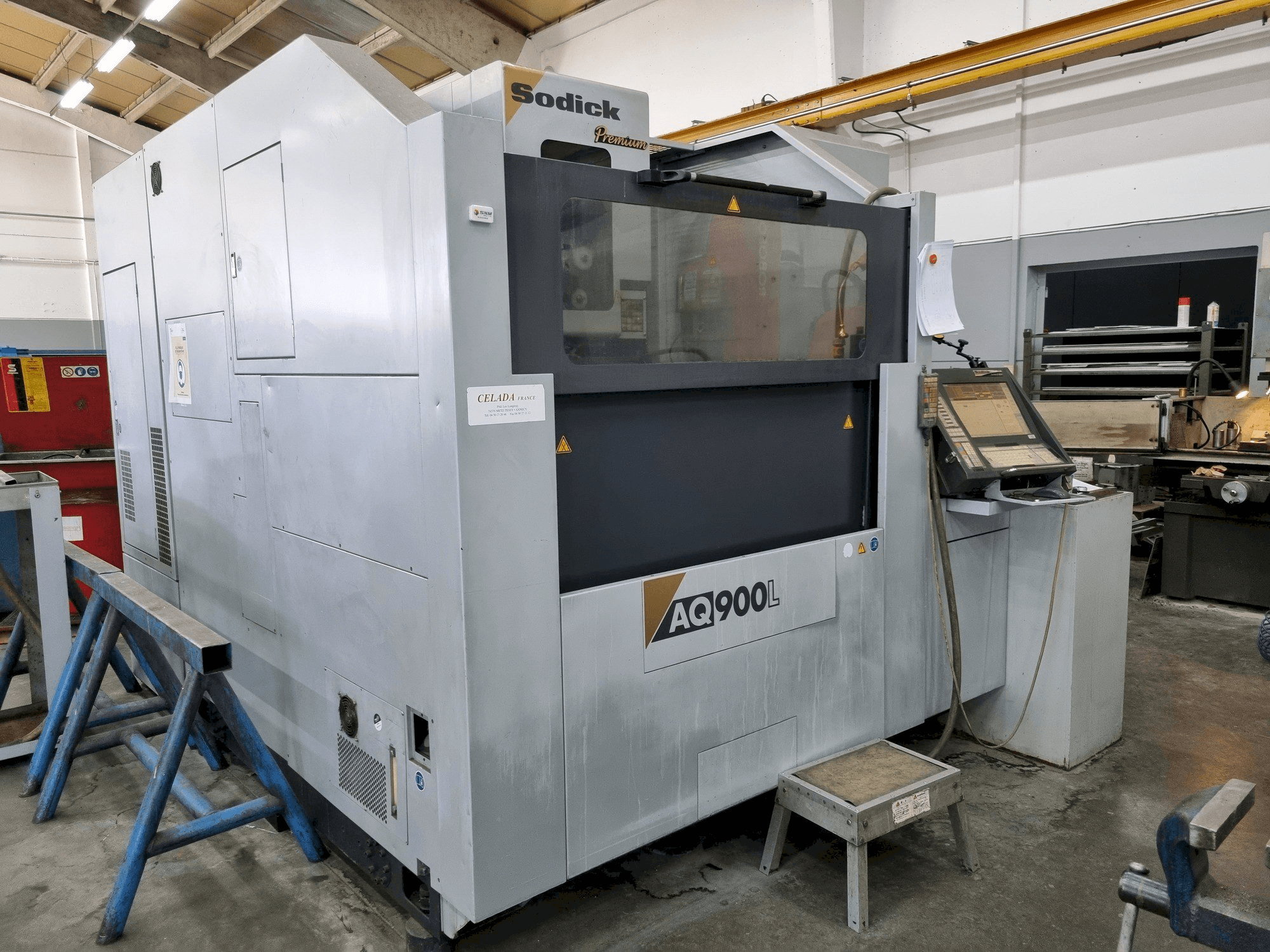 Koneen Sodick AQ900L etunäkymä