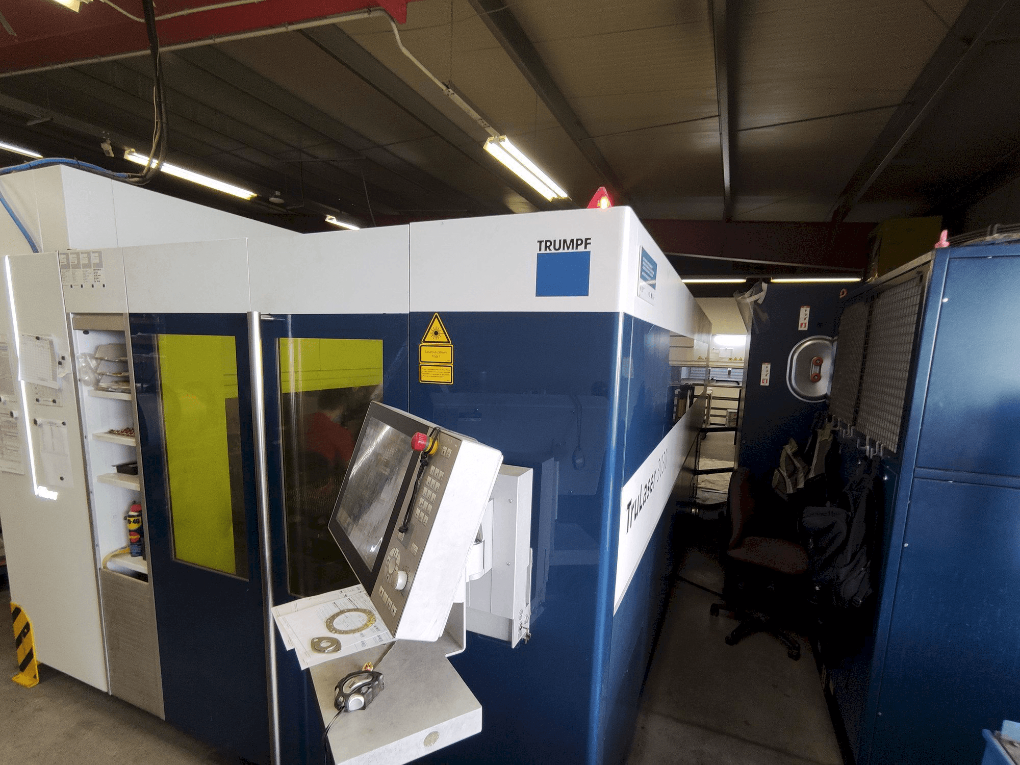 Koneen Trumpf TruLaser 3030 Fiber etunäkymä
