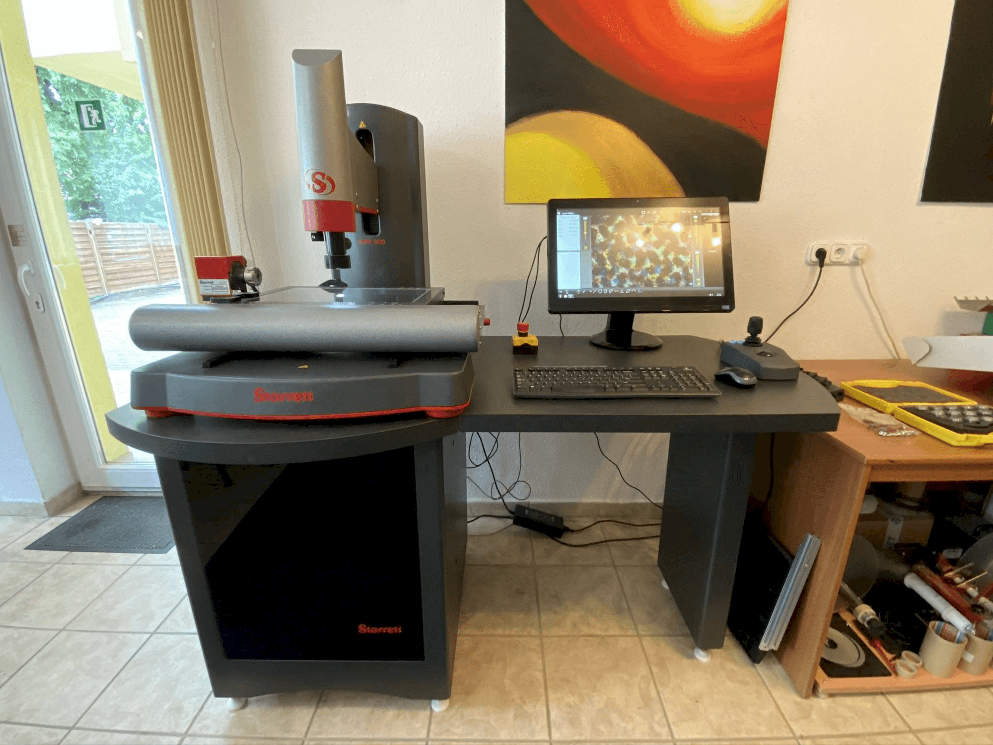 Koneen Starrett AVR 300 etunäkymä