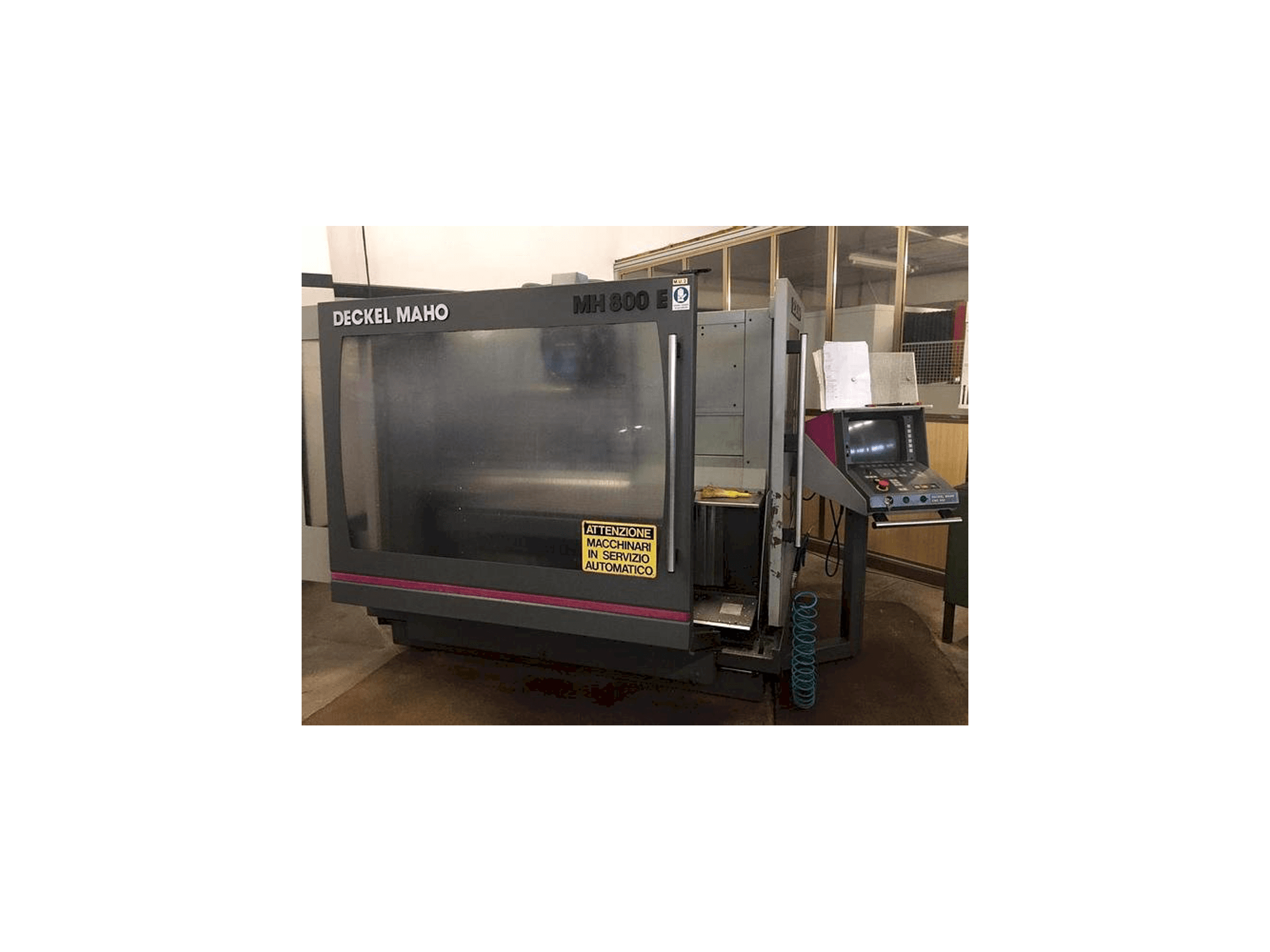 Koneen DECKEL MAHO MH800E etunäkymä